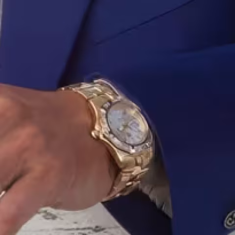 Seiko SNE057 close-up