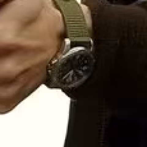 Seiko SNE095P2 close-up