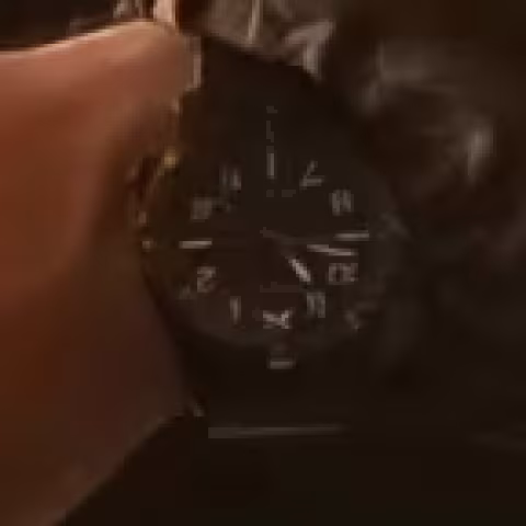 Citizen Weekender Avion close-up
