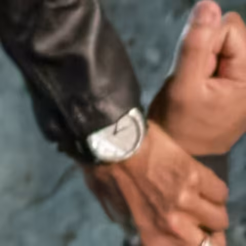 Carl F. Bucherer Manero Peripheral close-up