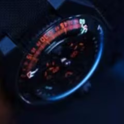 Urwerk UR-100 close-up