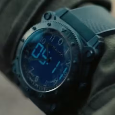 Hamilton Khaki Navy BeLOWZERO close-up