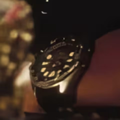 Armitron Diver close-up