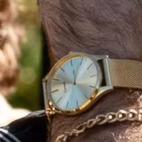 Casio LTP-E140G-9AVT close-up