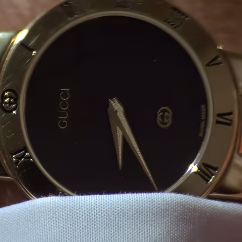 Gucci 3000.2M close-up