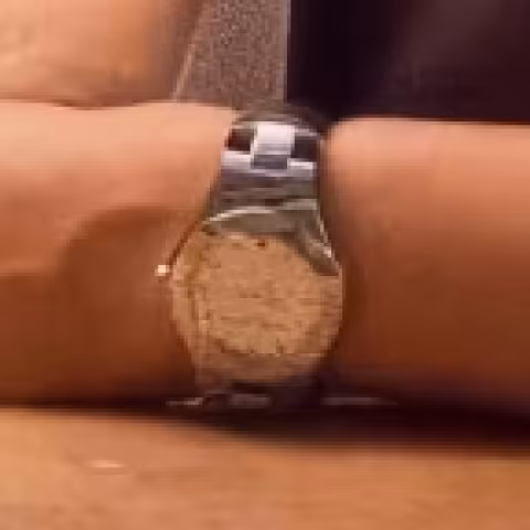 Baume & Mercier Linea close-up
