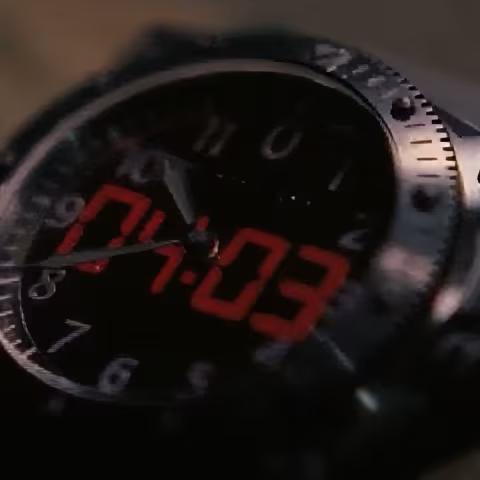Hamilton Khaki Navy BeLOWZERO close-up