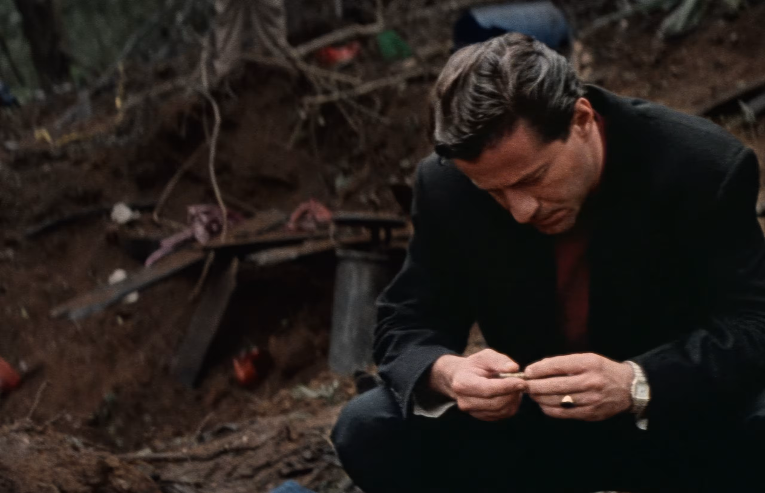 Joaquim de Almeida wearing Cartier Santos de Cartier in Clear and Present Danger