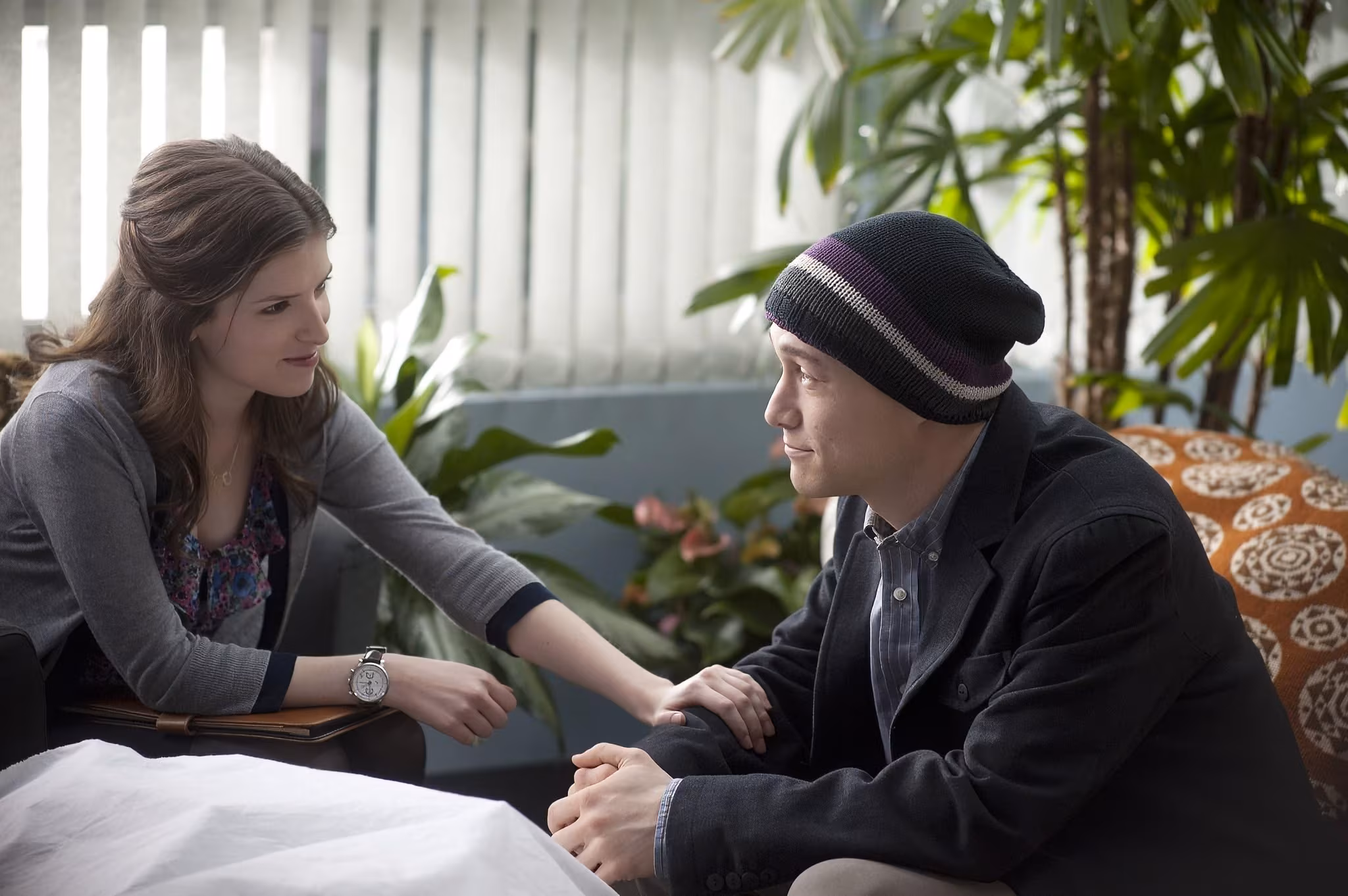 Anna Kendrick wearing Unidentified watch in 50/50