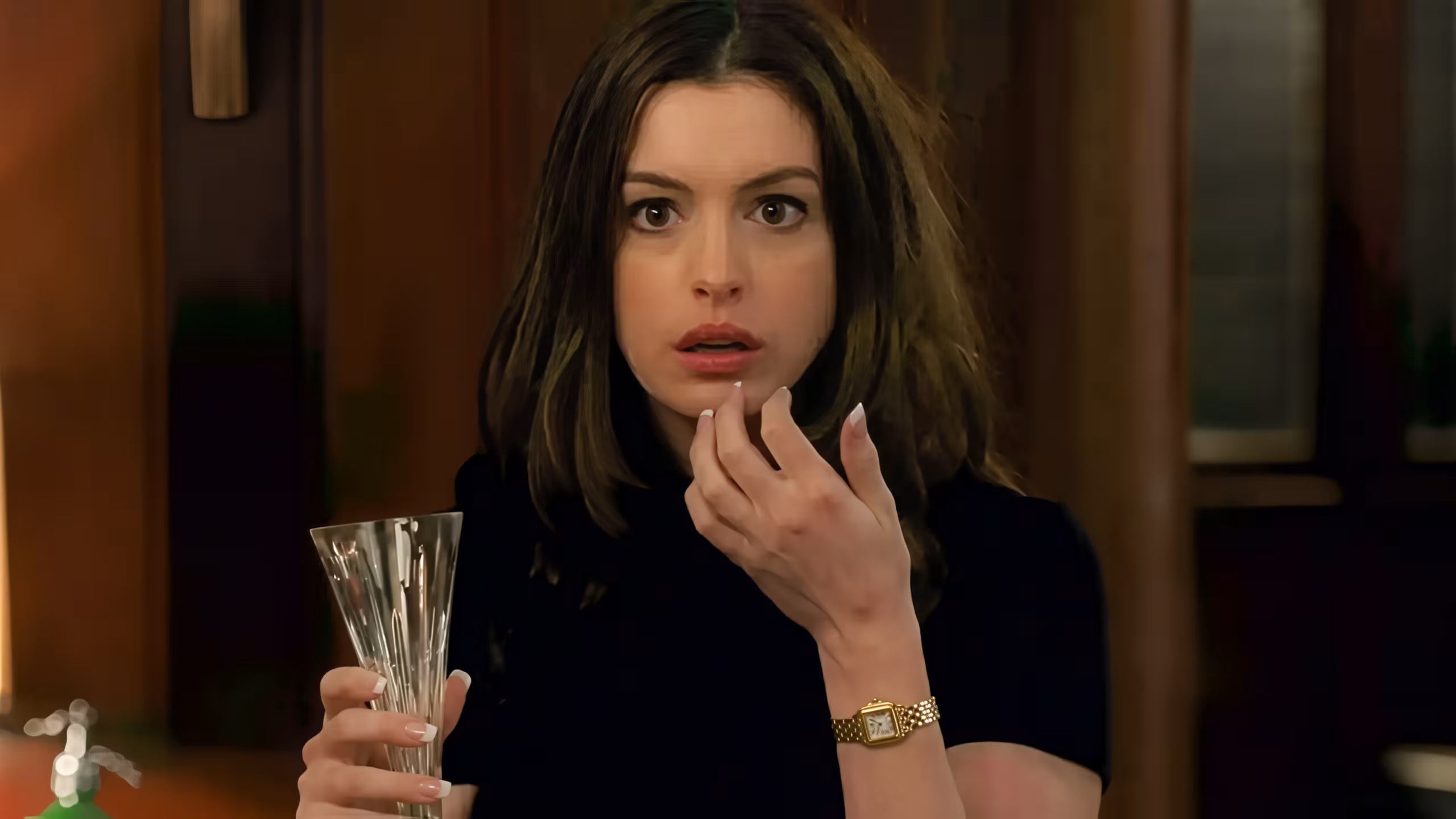 Anne Hathaway wearing Cartier Panthère de Cartier in Ocean's Eight