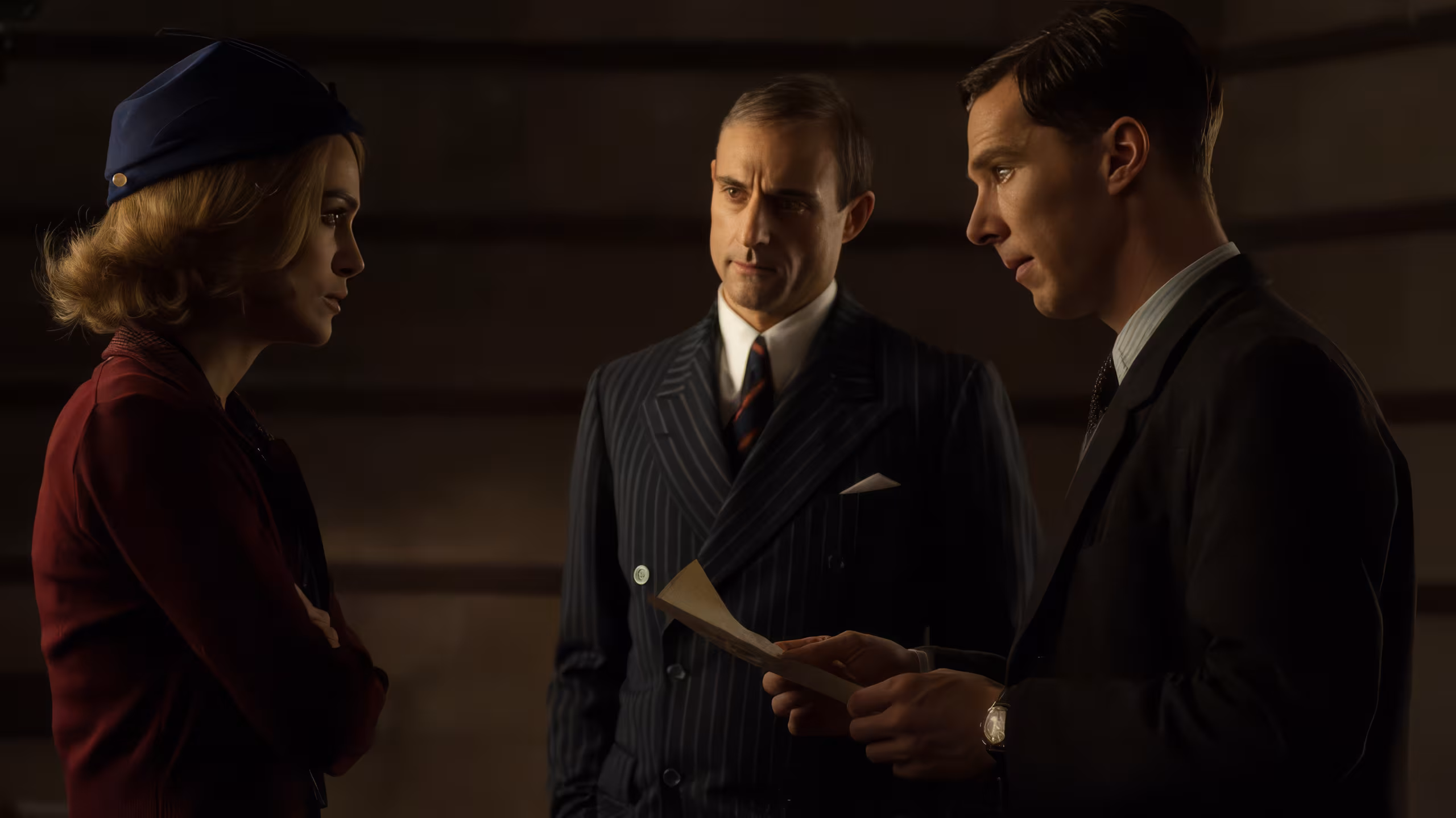 Benedict Cumberbatch wearing Unidentified watch in The Imitation Game
