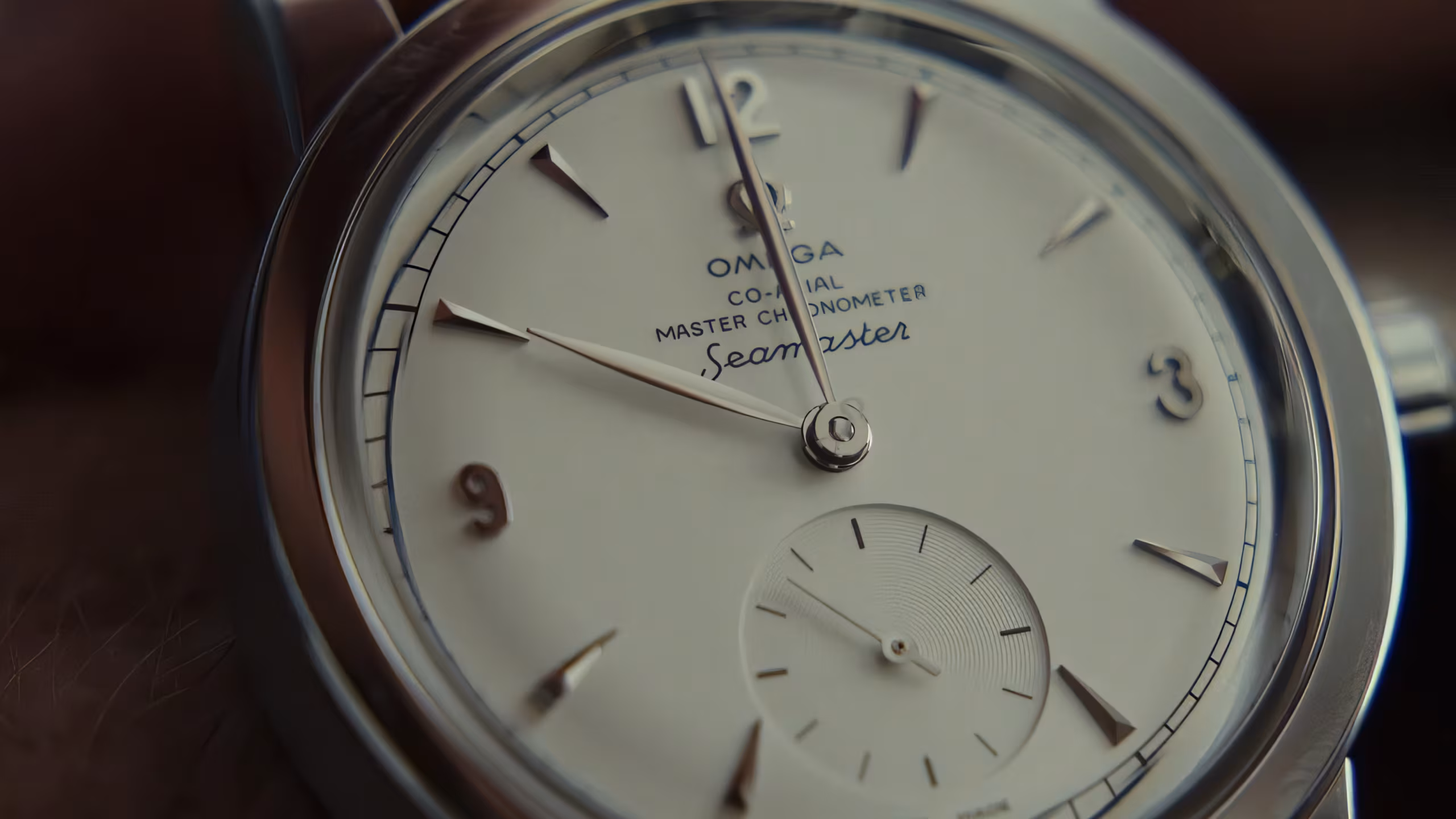 Daniel Craig wearing Omega Seamaster in Glass Onion: A Knives Out Mystery