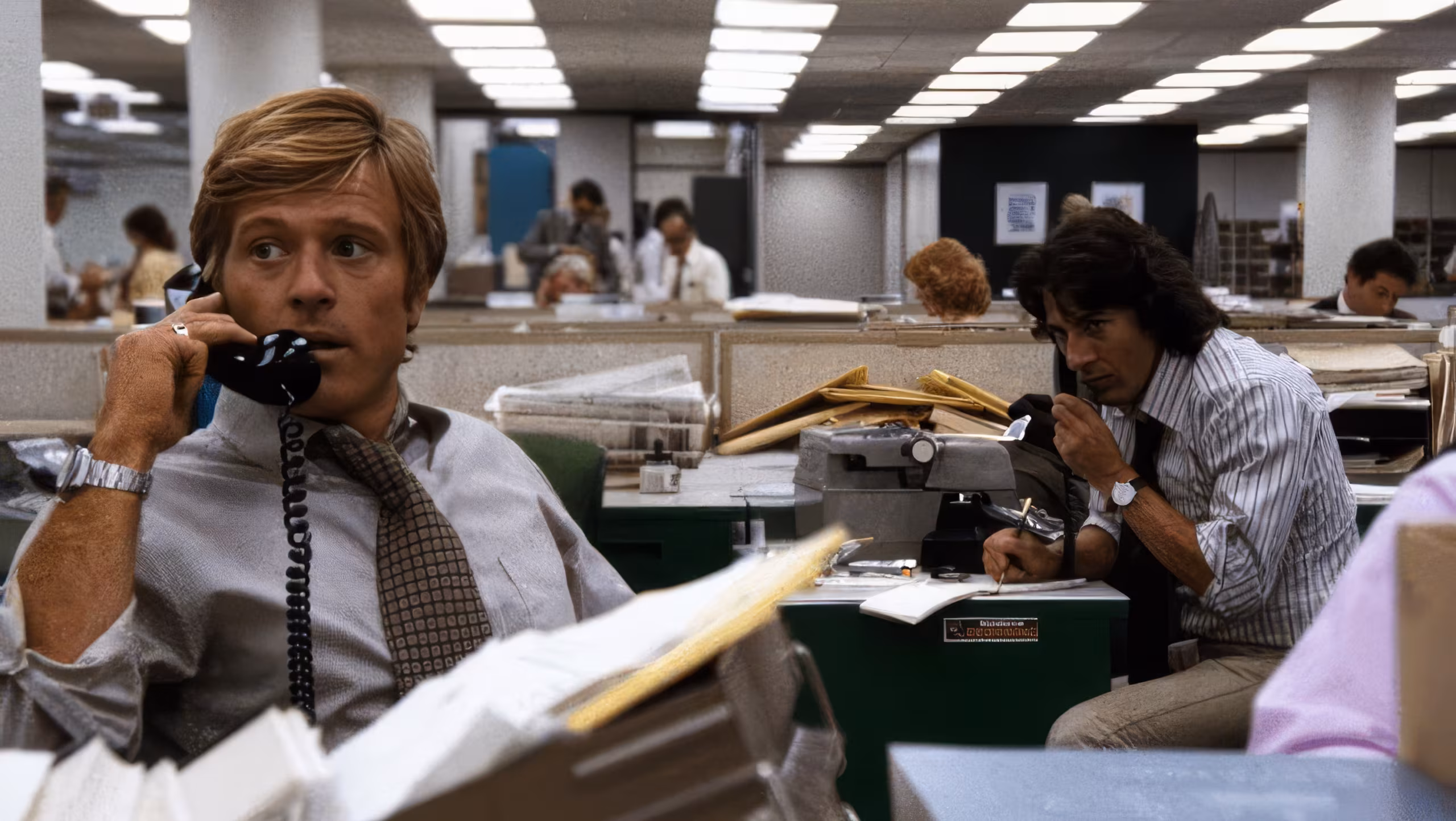 Dustin Hoffman wearing Unidentified watch in All the President's Men