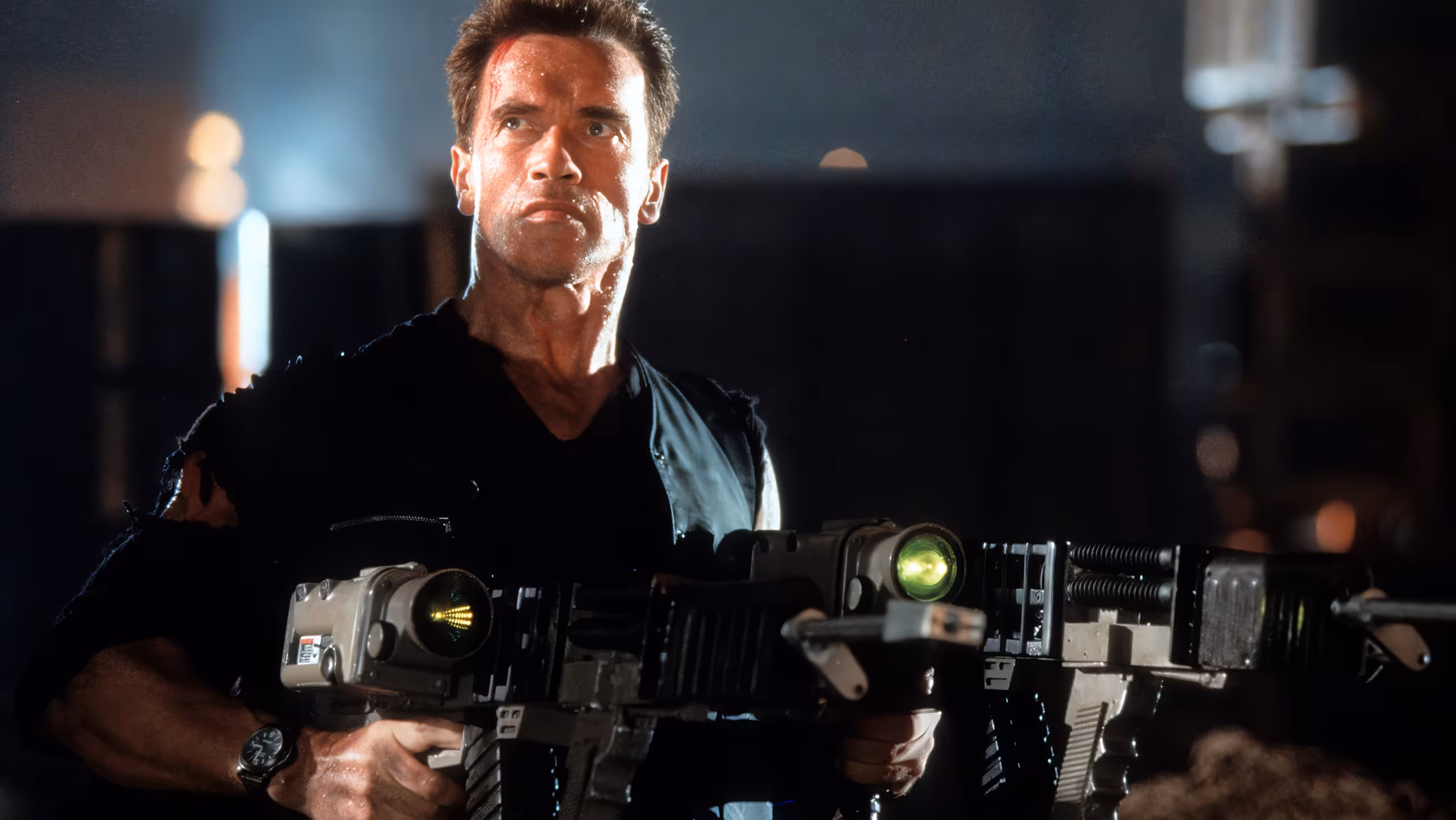Arnold Schwarzenegger wearing Panerai Luminor in Eraser