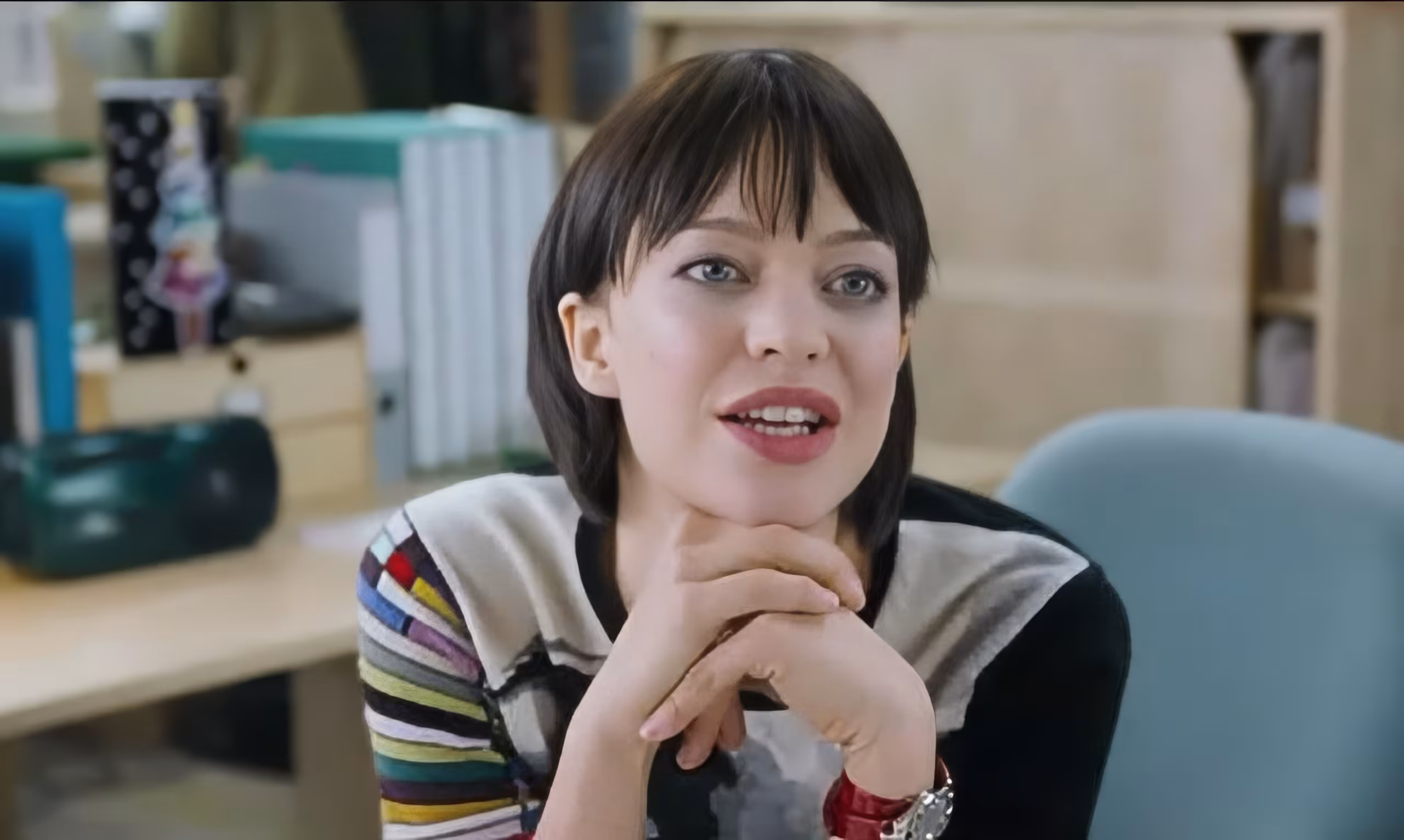 Heike Makatsch wearing Unidentified Watch in Love Actually