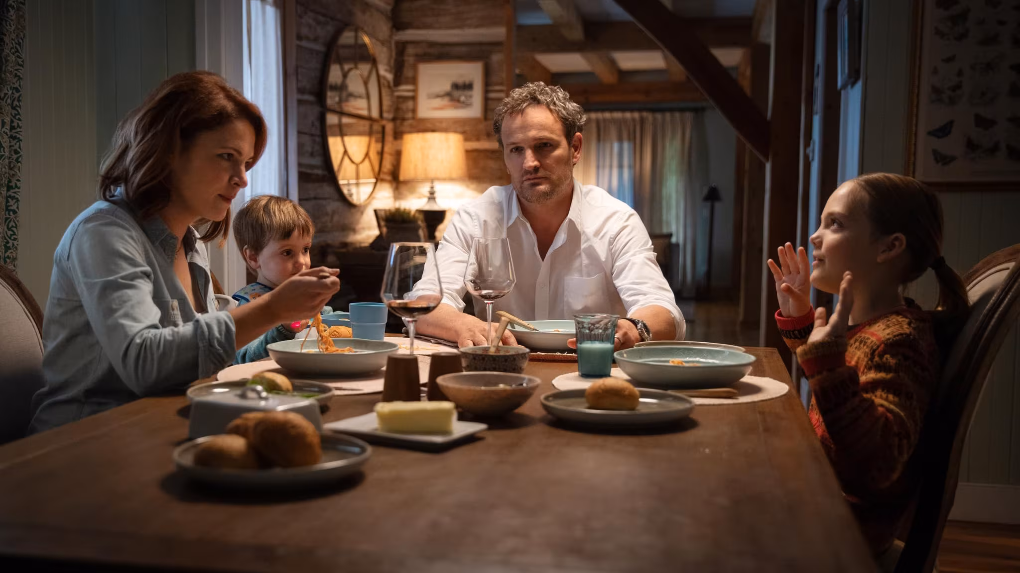 Jason Clarke wearing Unidentified watch in Pet Sematary