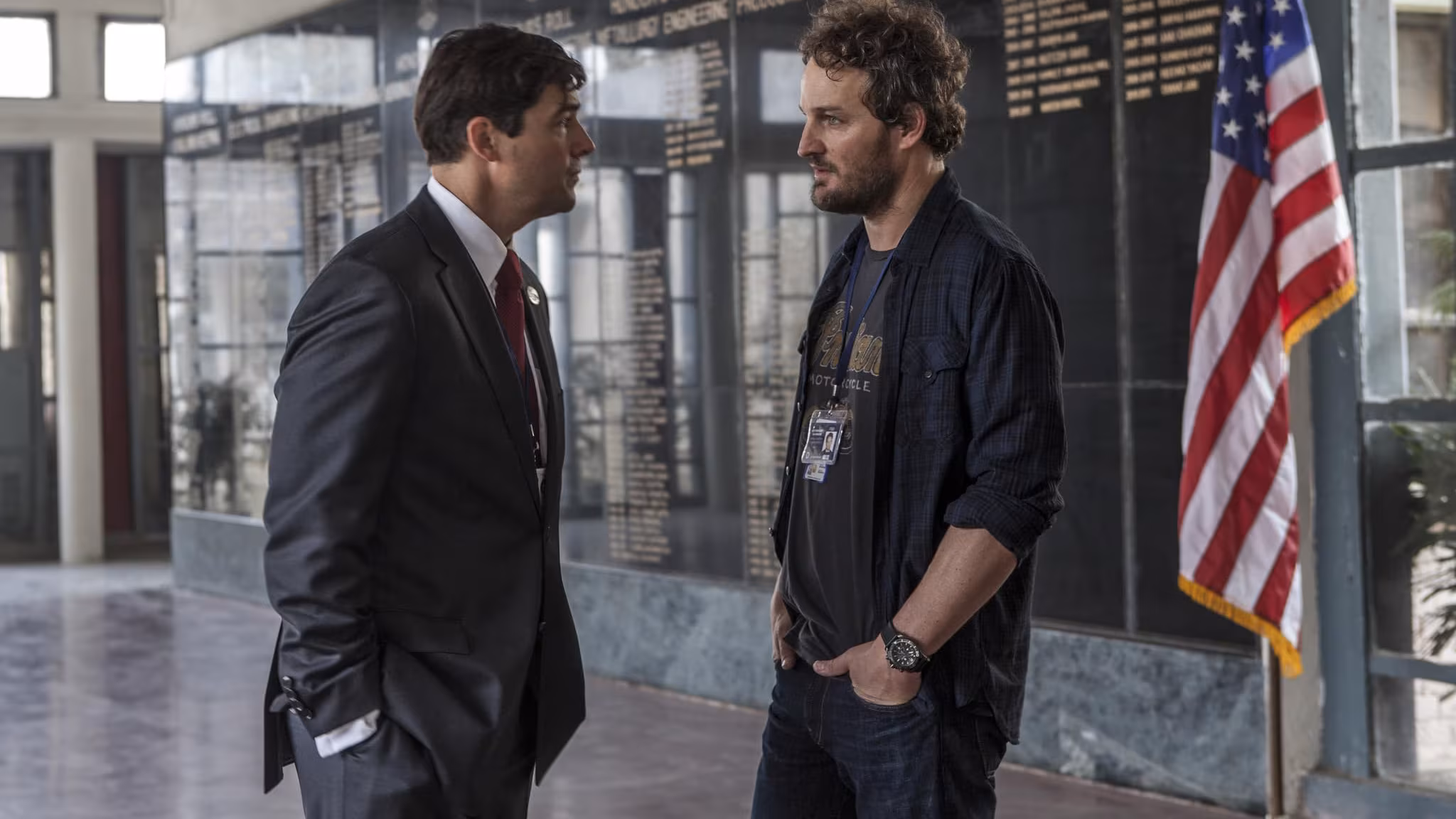 Jason Clarke wearing Victorinox Dive Master 500 in Zero Dark Thirty