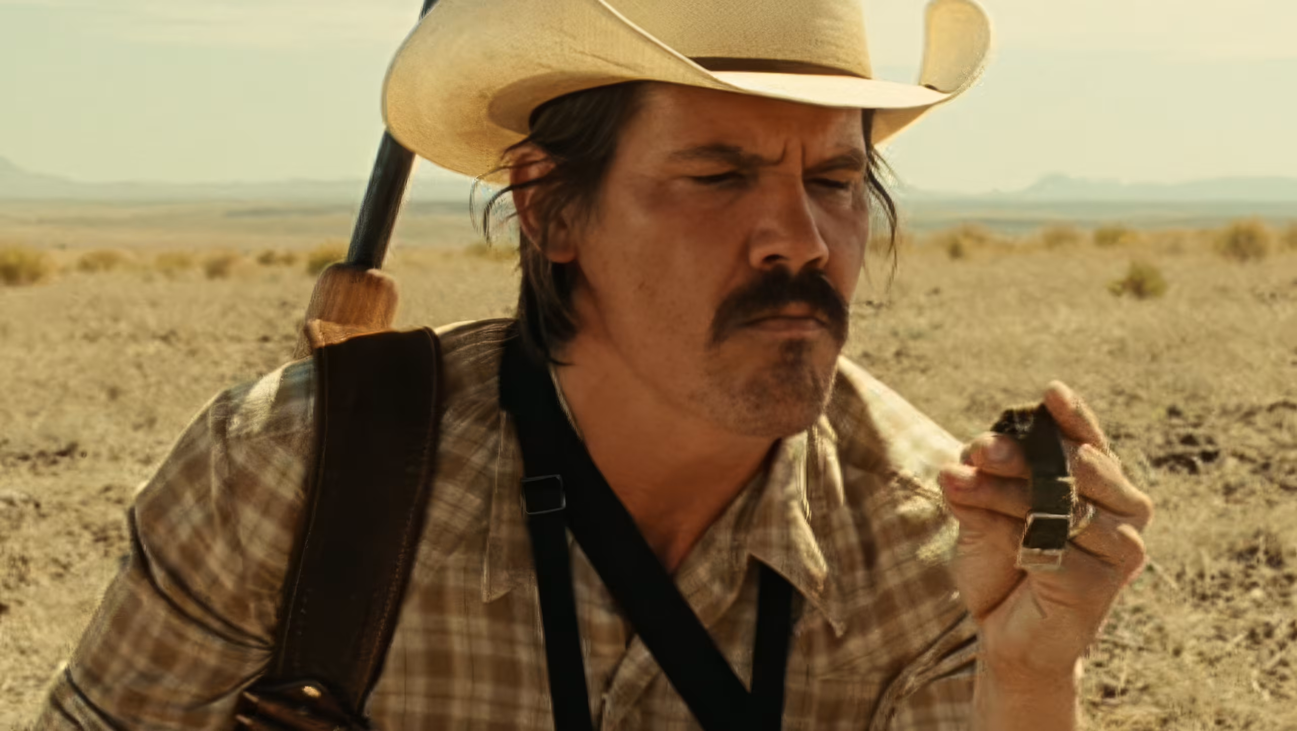 Josh Brolin wearing Timex Camper in No Country for Old Men