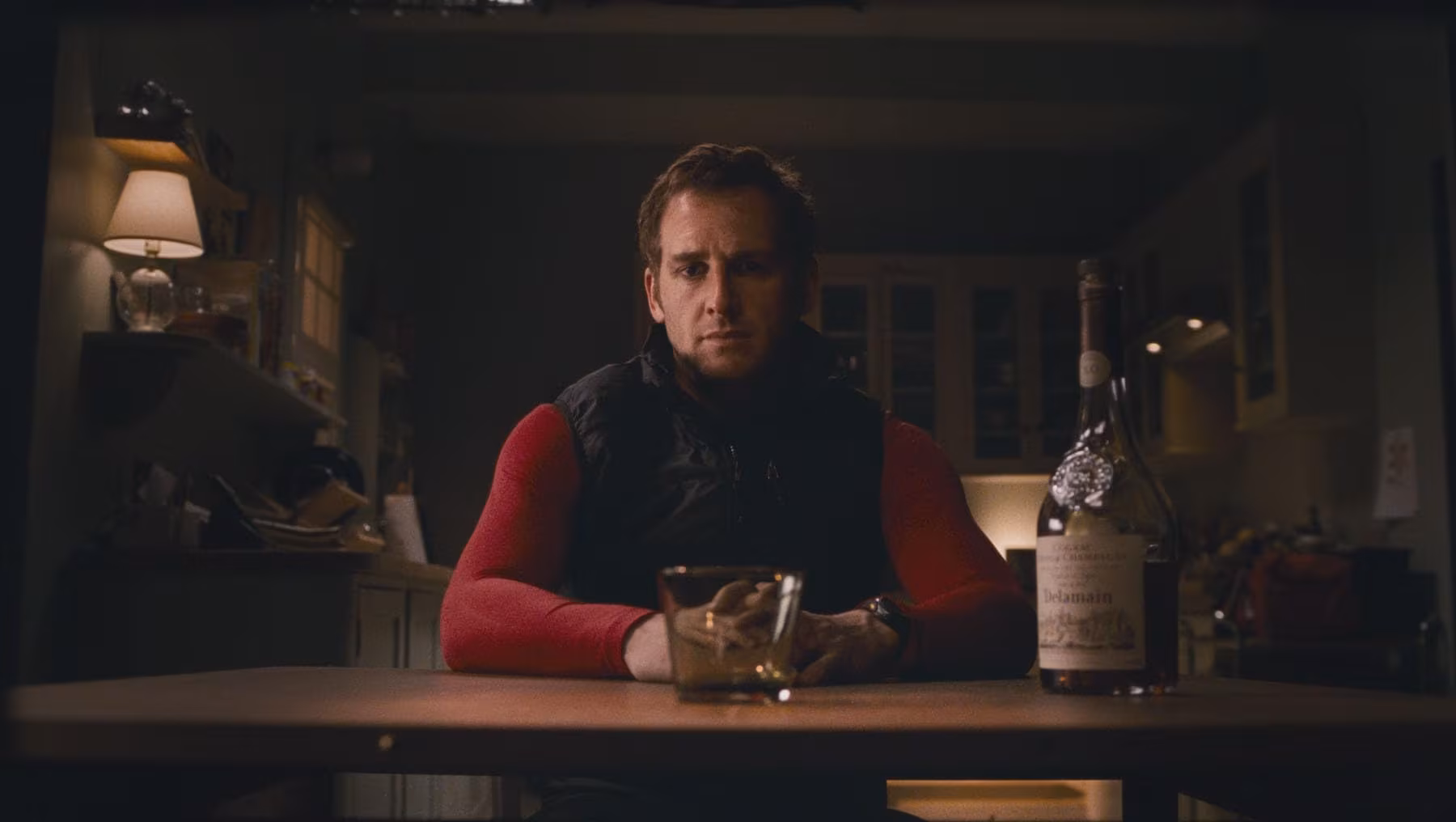 Josh Lucas wearing Unidentified watch in Tell Tale