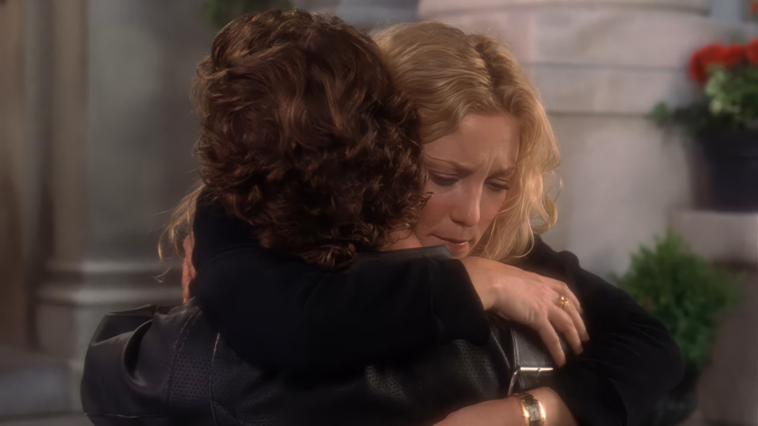 Kate Hudson wearing Cartier Tank in How to Lose a Guy in 10 Days