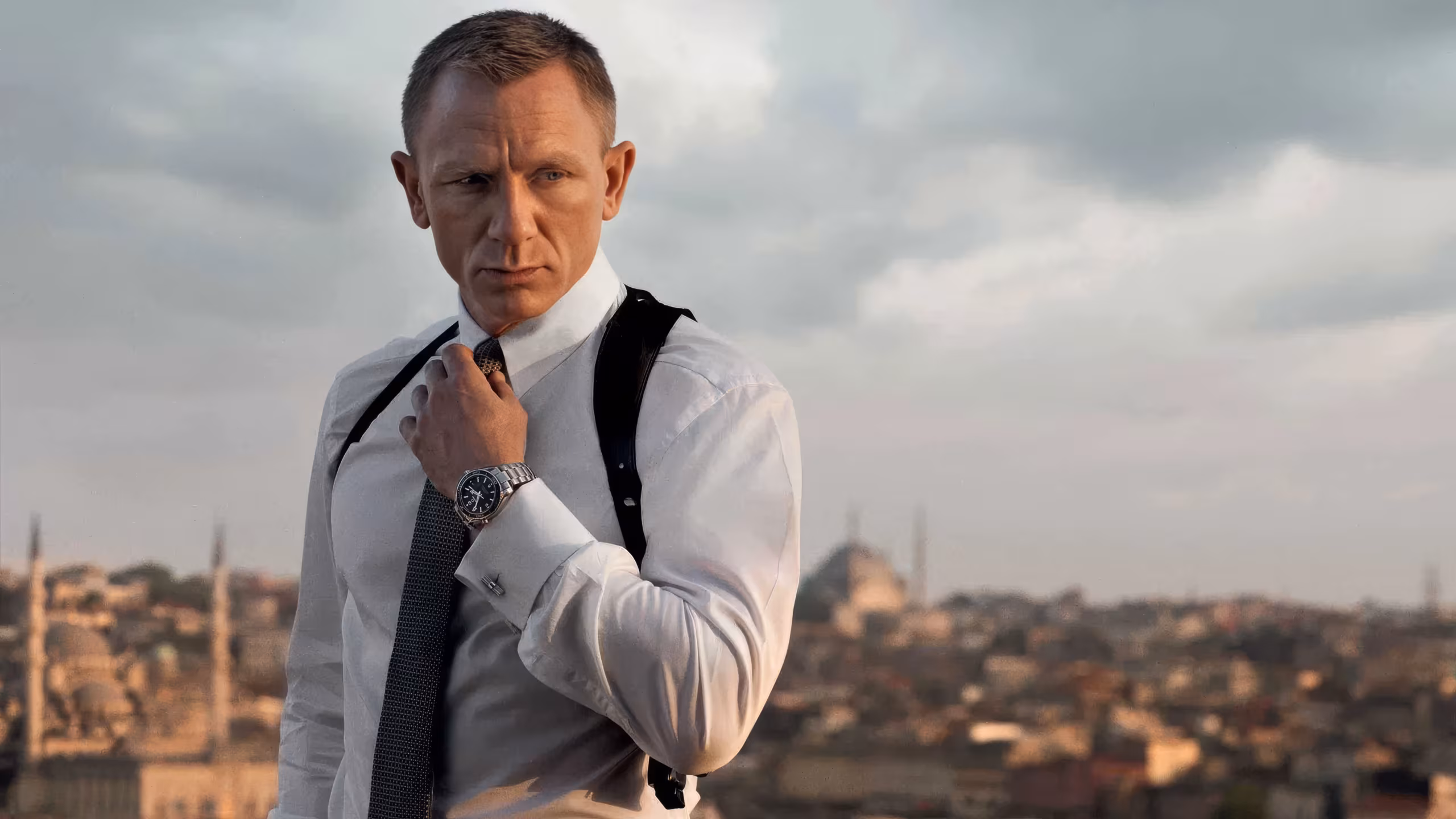 Daniel Craig wearing Omega Seamaster in No Time to Die