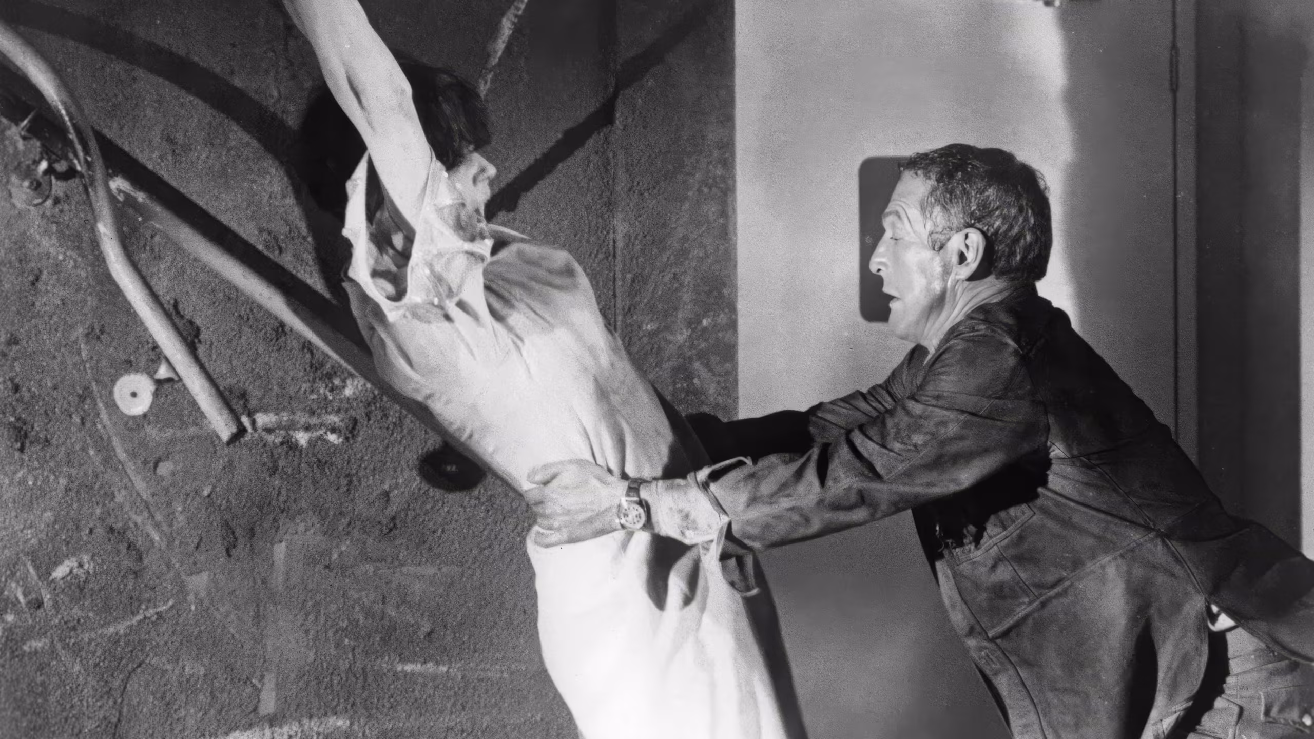 Paul Newman wearing Unidentified watch in The Towering Inferno