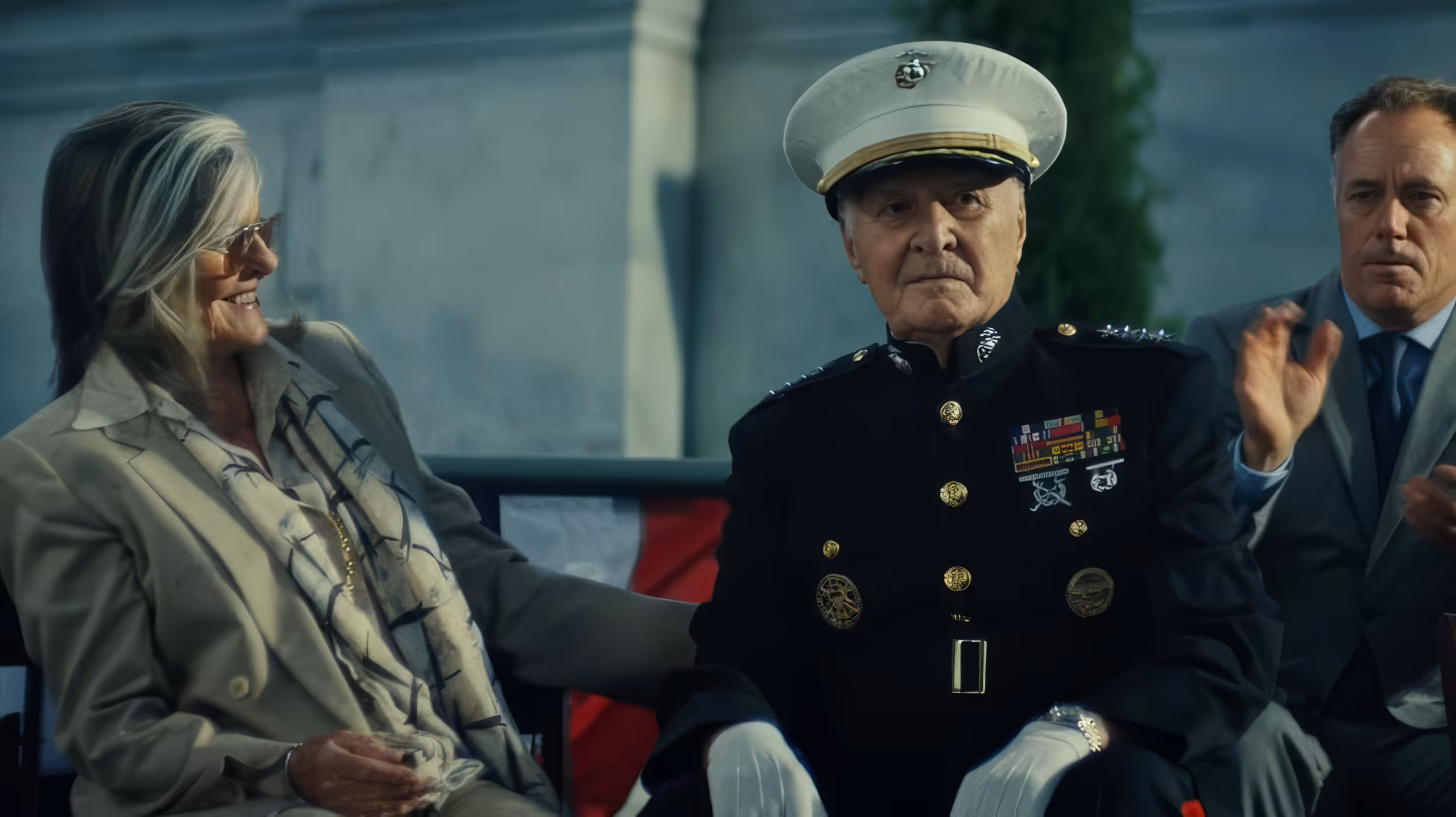 Robert Loggia wearing Unidentified watch in Independence Day: Resurgence
