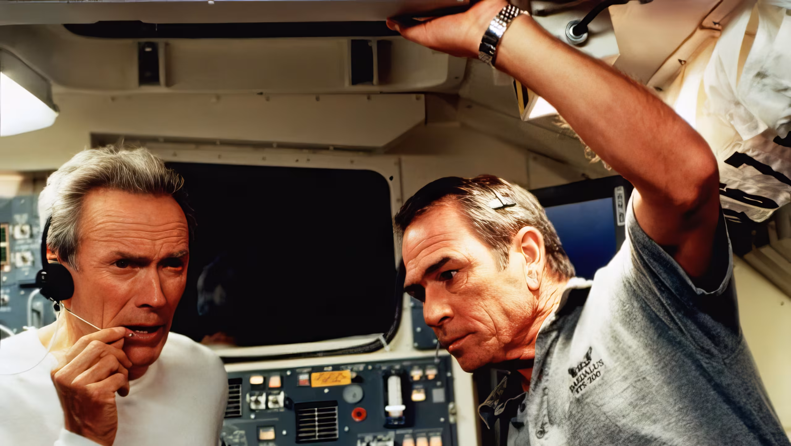Tommy Lee Jones wearing Breitling Navitimer in Space Cowboys