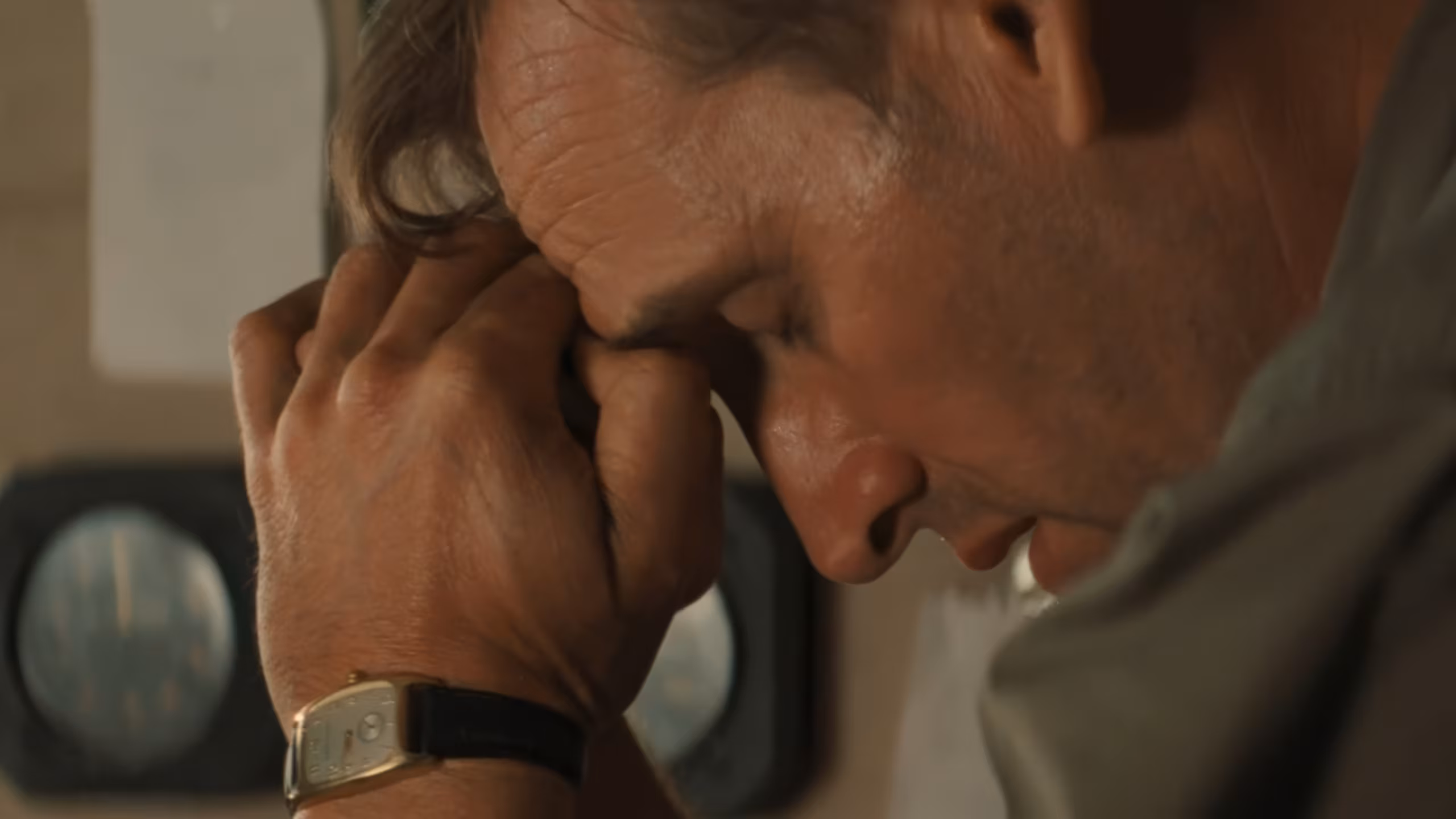 Christopher Eccleston wearing Hamilton Khaki Field in Amelia