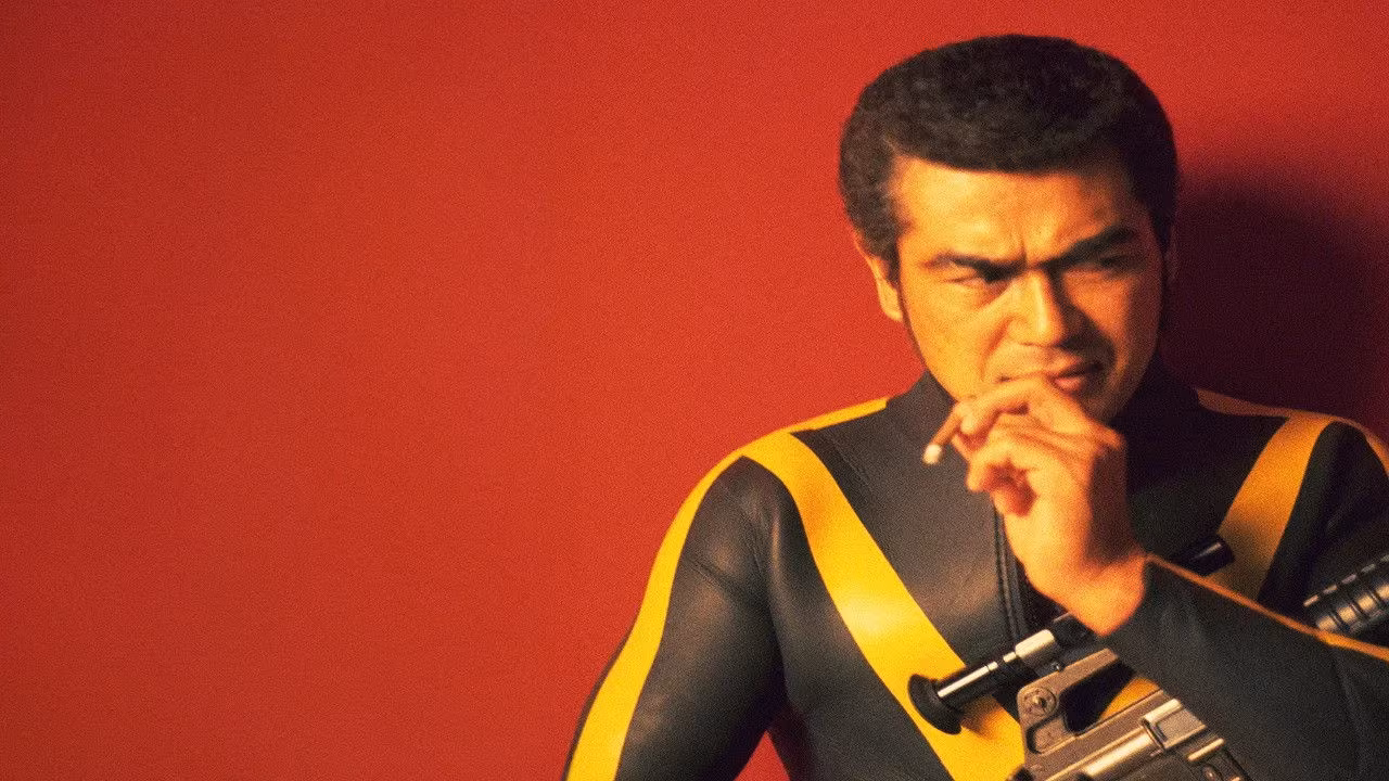 Clayton wearing Unidentified watch in Golgo 13: Assignment Kowloon