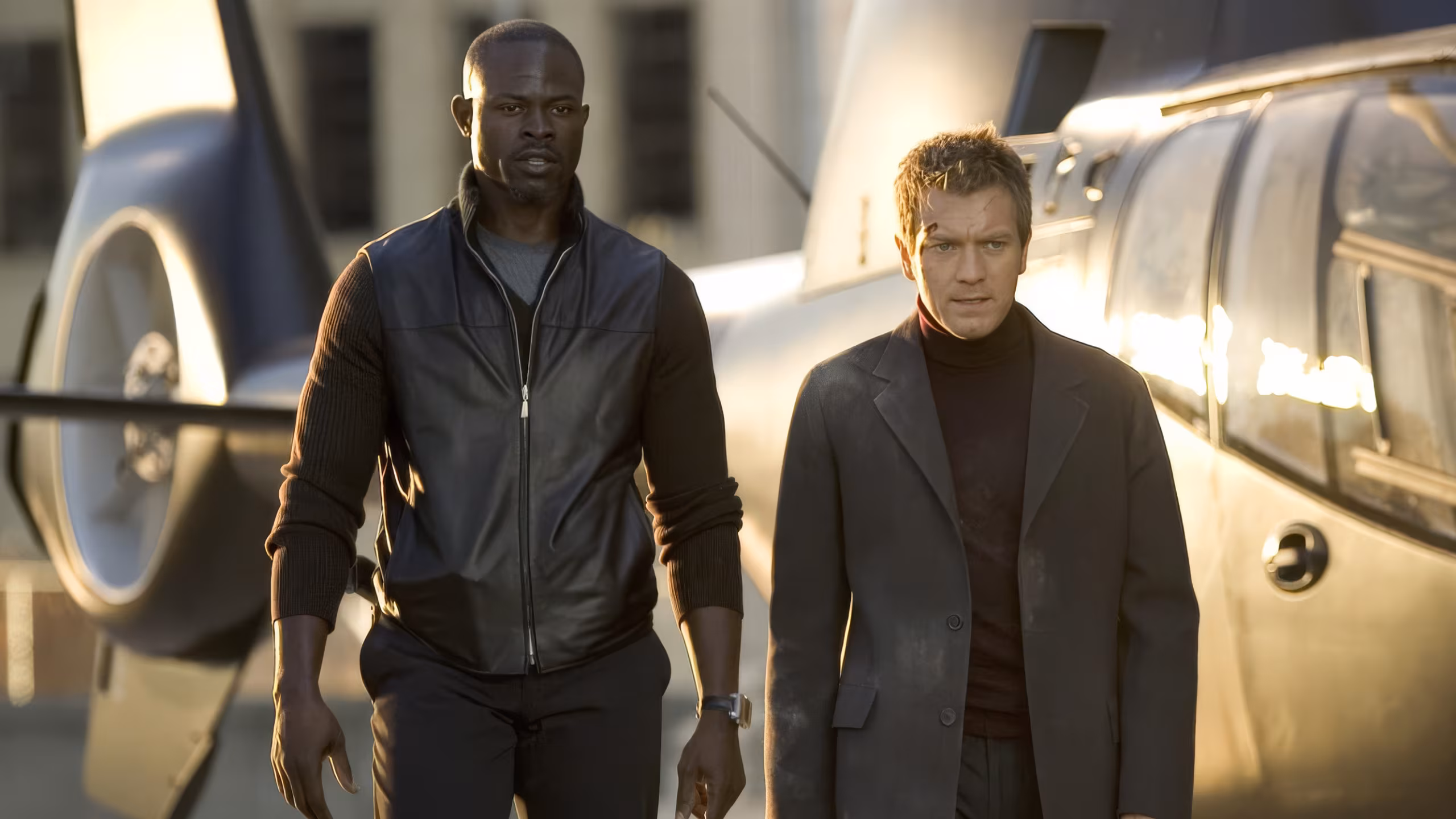 Djimon Hounsou wearing Unidentified watch in The Island