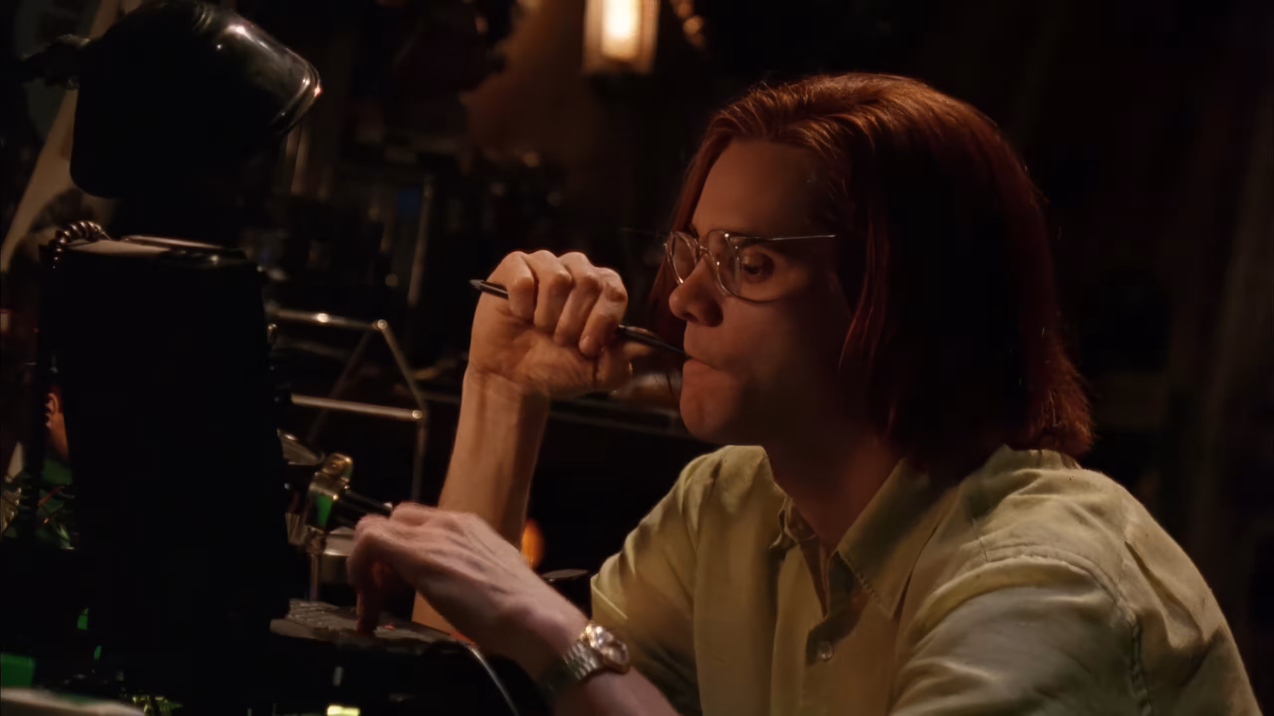 Jim Carrey wearing Unidentified watch in Batman Forever