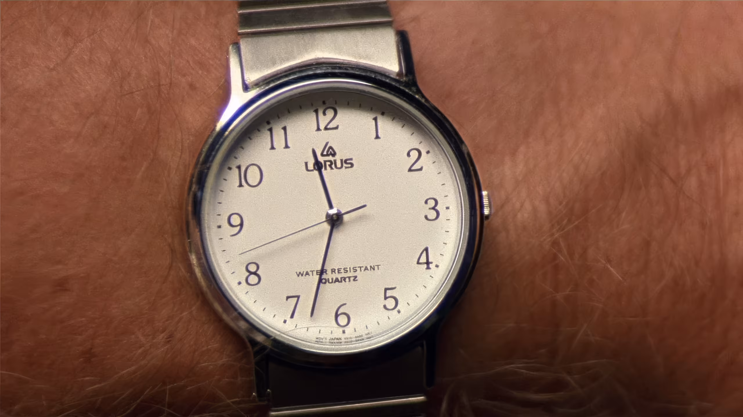 Michael Douglas wearing Lorus in Falling Down