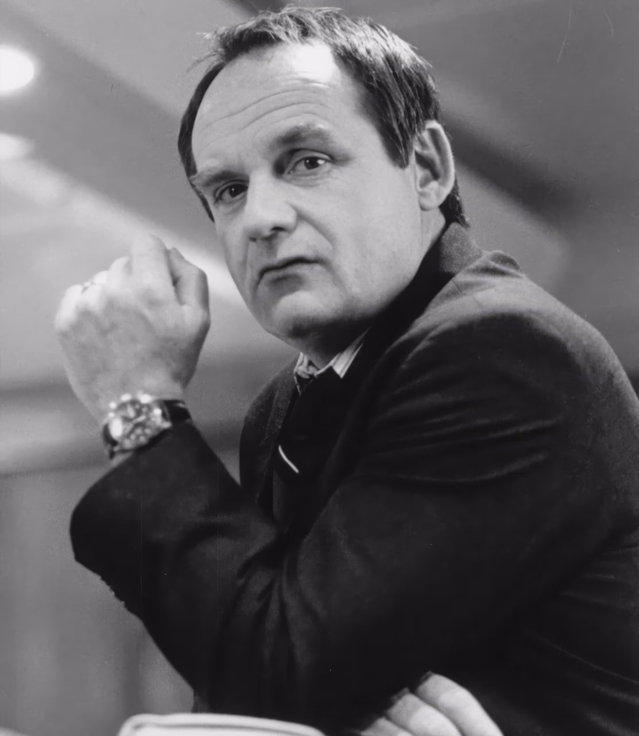Paul Guilfoyle wearing Unidentified Watch in Air Force One