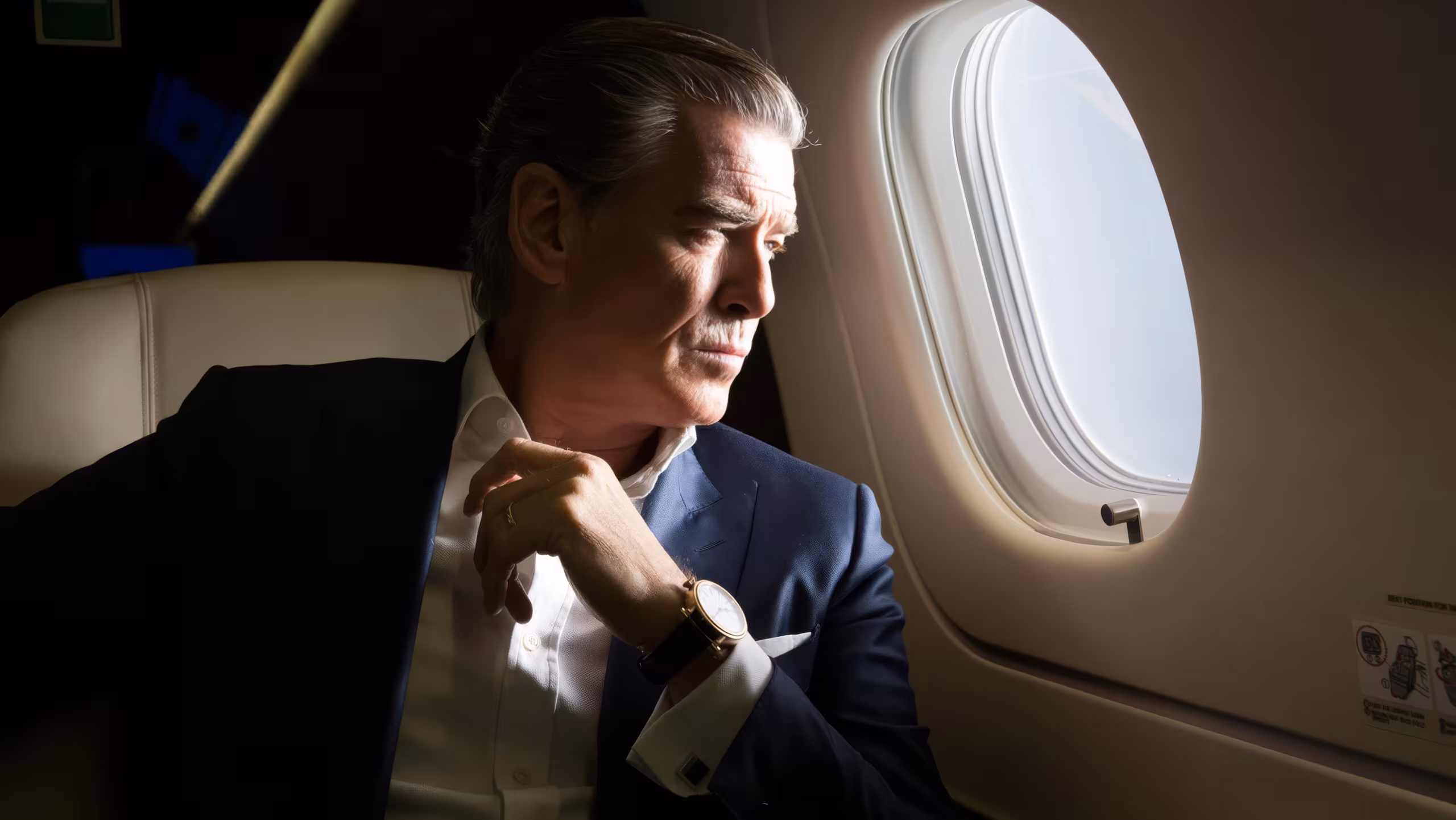 Pierce Brosnan wearing Unidentified watch in I.T.