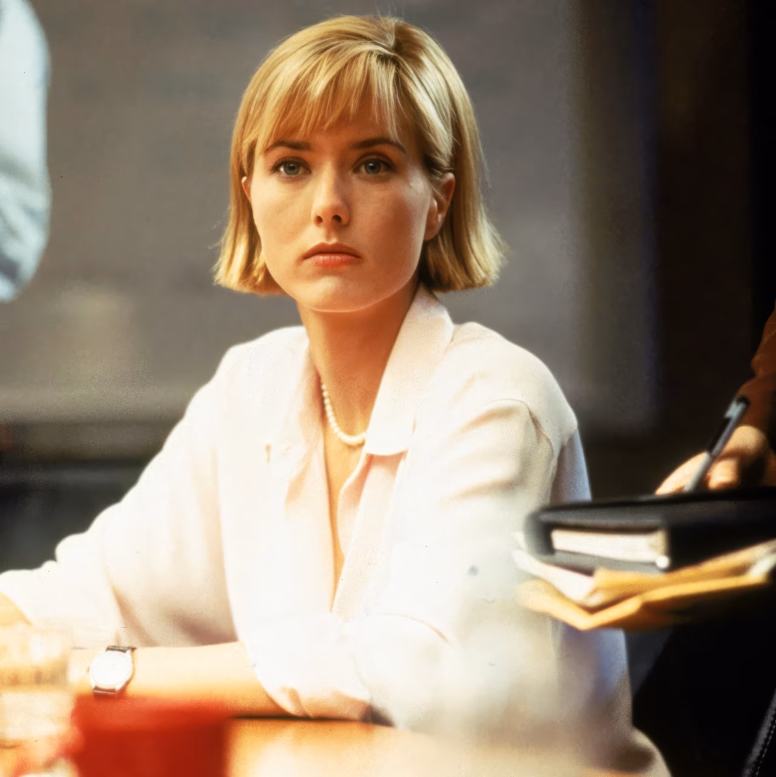 Téa Leoni wearing Unidentified watch in Deep Impact