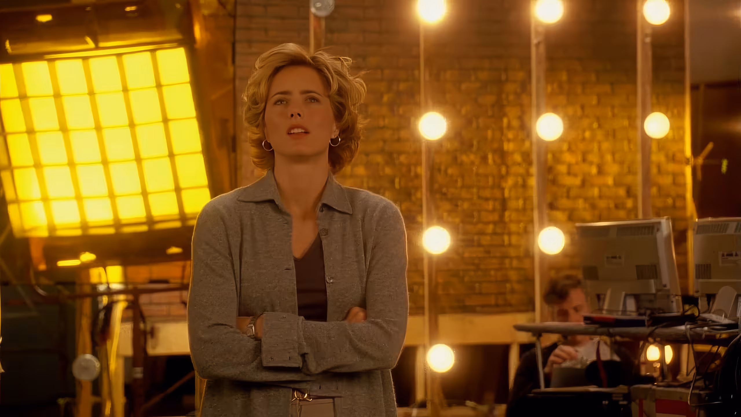Téa Leoni wearing Unidentified watch in Hollywood Ending