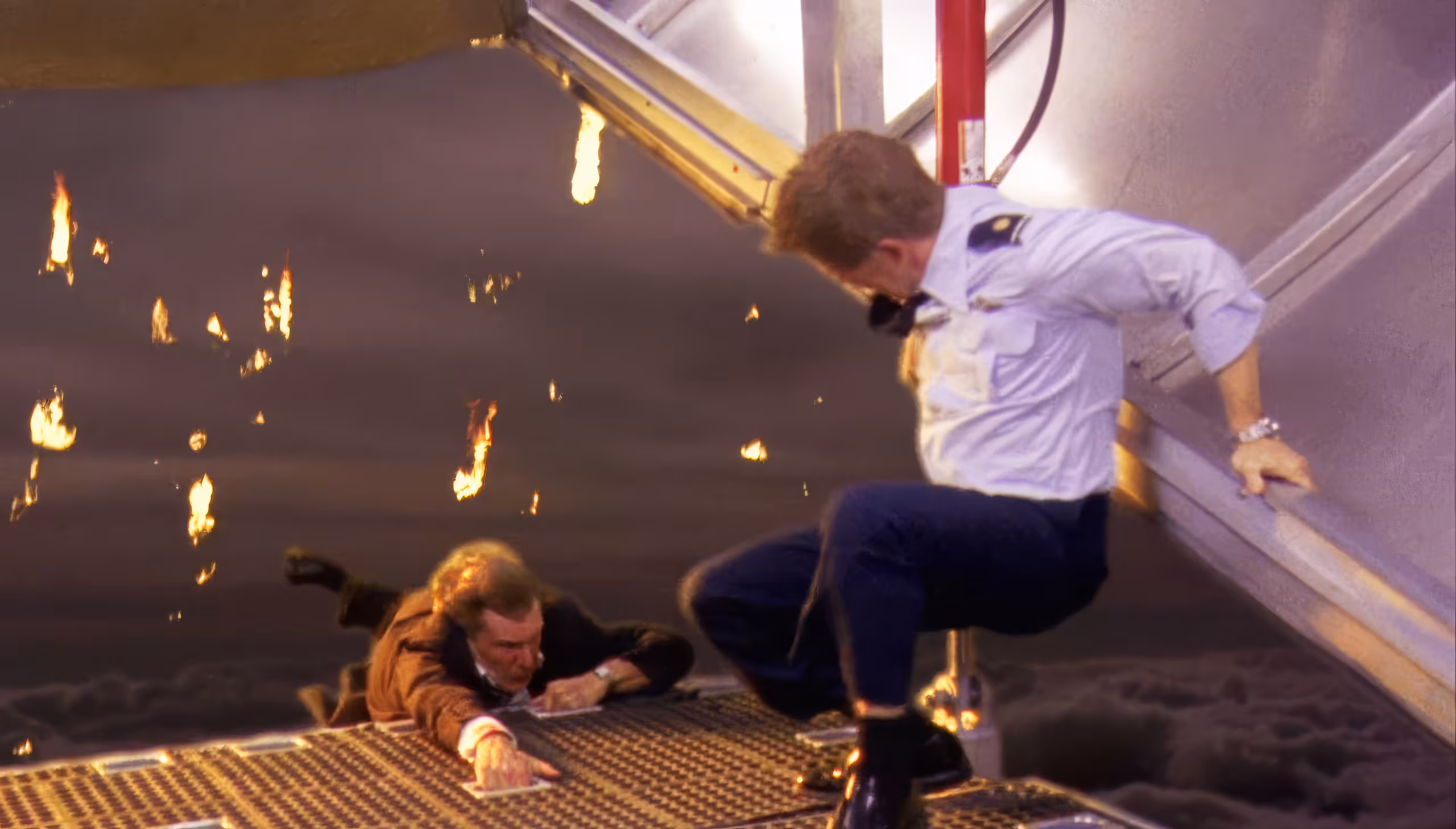 William H. Macy wearing Unidentified Watch in Air Force One