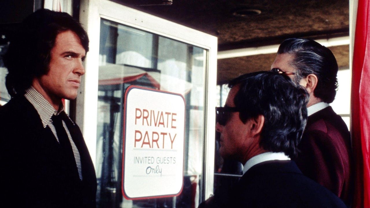 William Daniels wearing Unidentified Watch in The Parallax View
