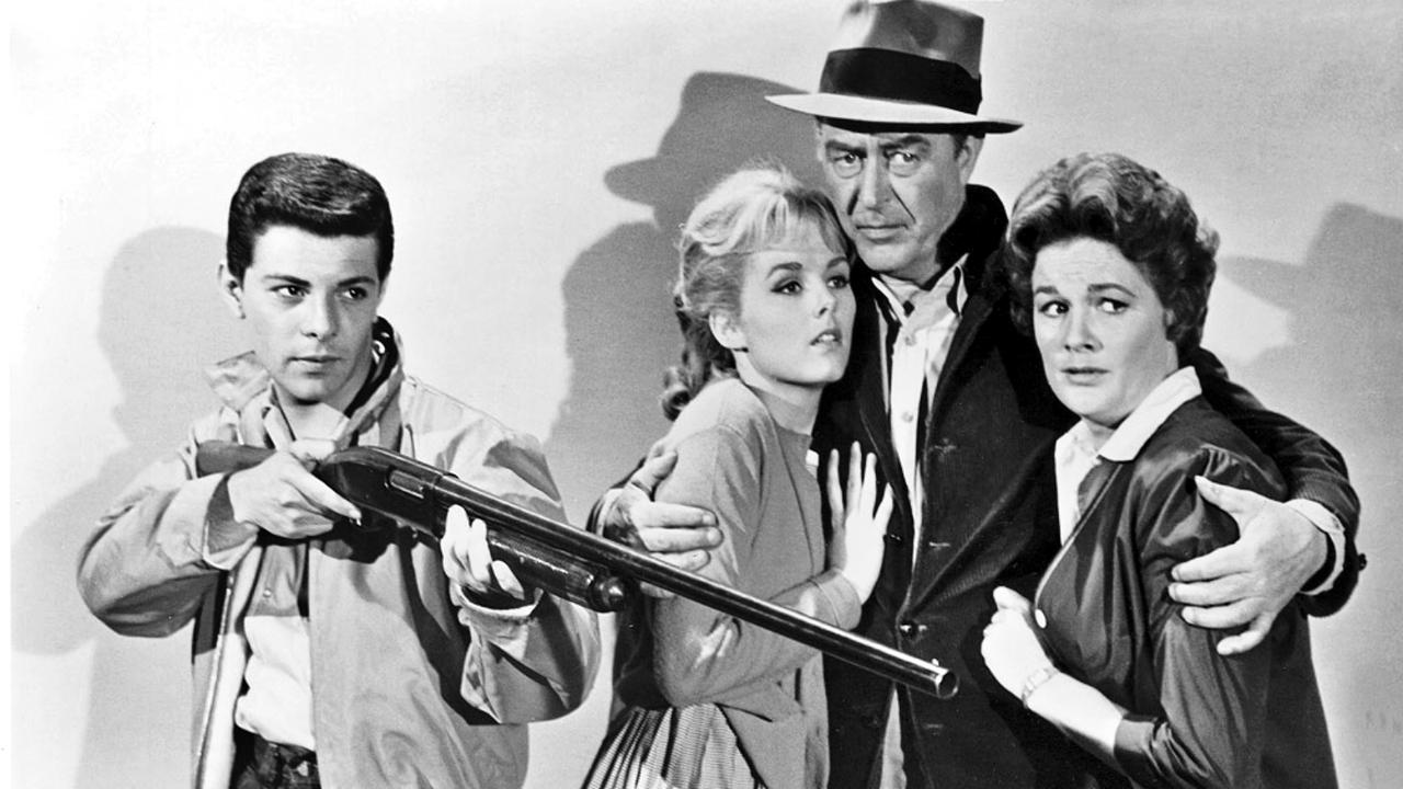 Ray Milland wearing Unidentified watch in Panic in Year Zero!