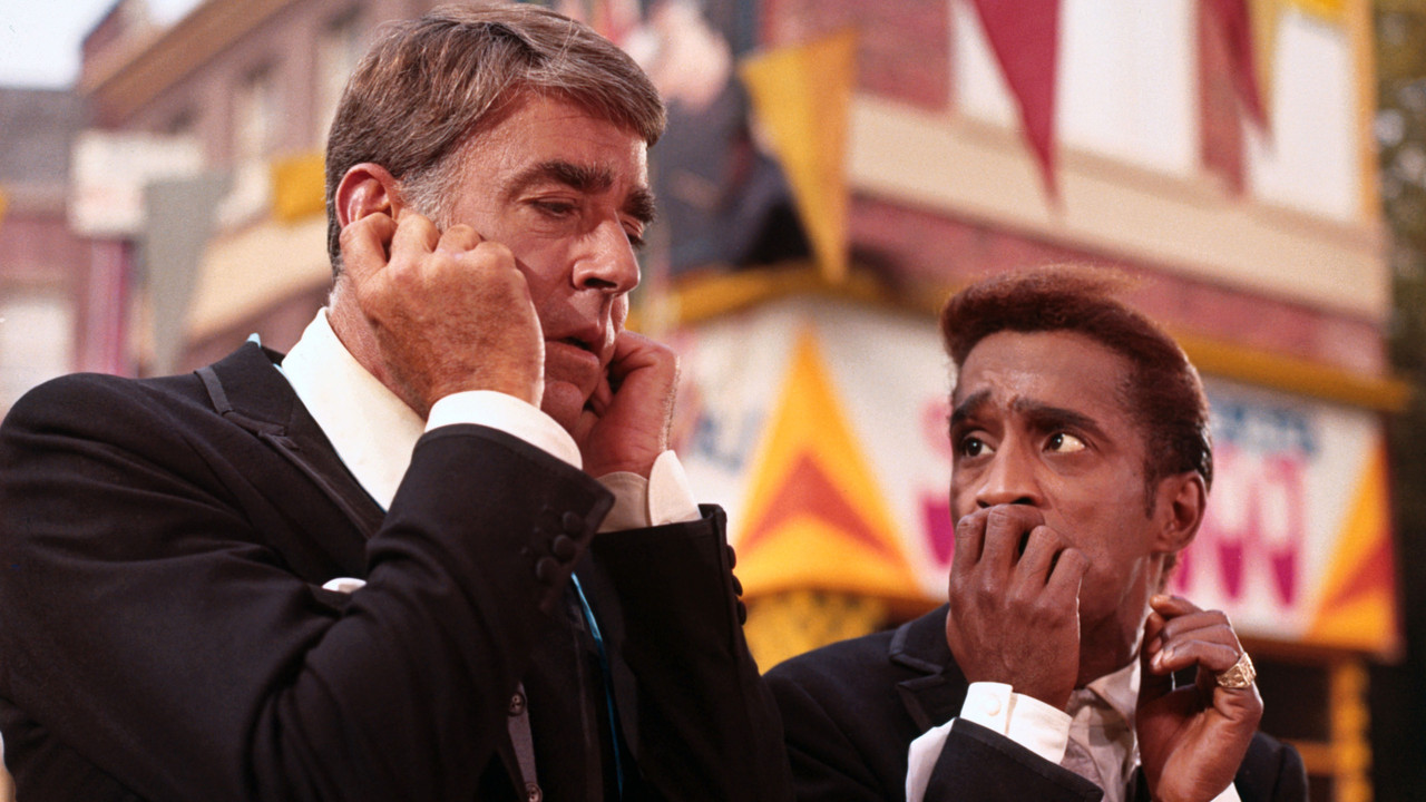 Peter Lawford wearing Unidentified Watch in Salt & Pepper