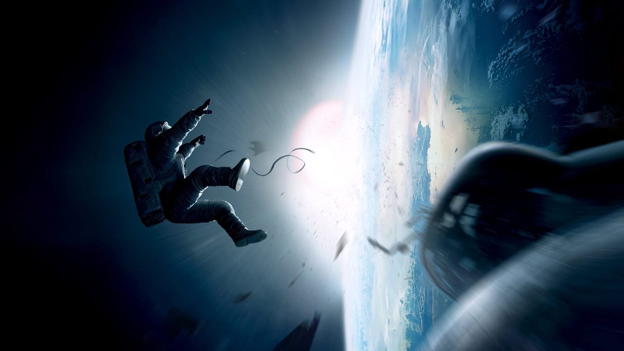 Sandra Bullock wearing Unidentified watch in Gravity