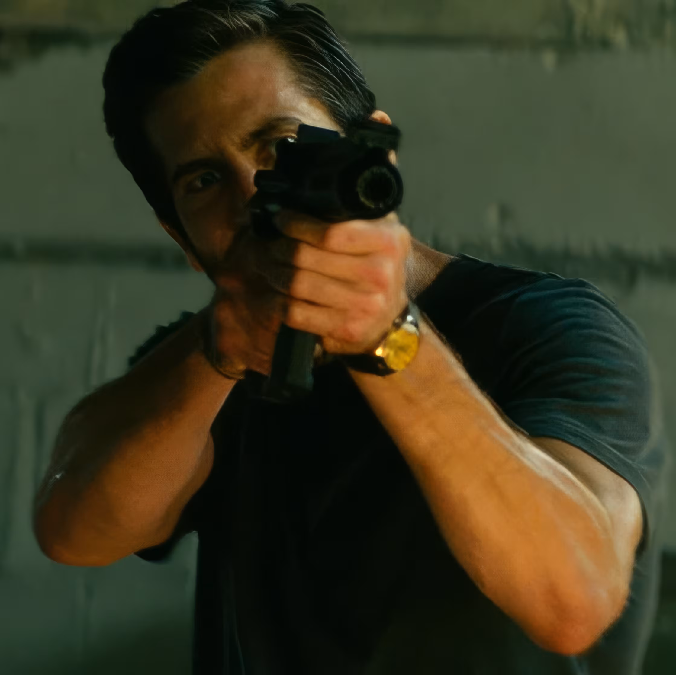 Jake Gyllenhaal wearing Unidentified watch in Ambulance