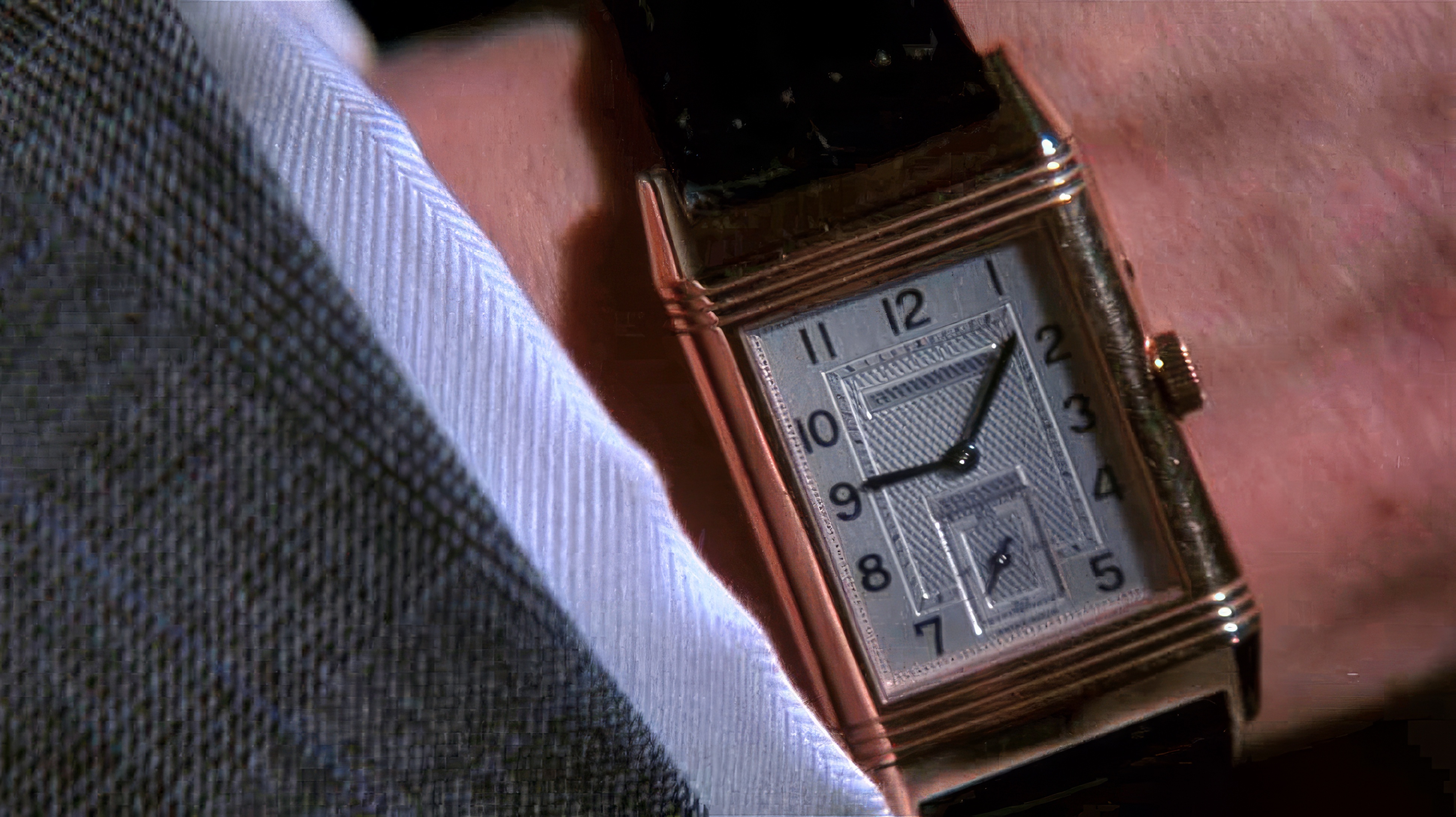 Pierce Brosnan wearing Jaeger-LeCoultre Reverso Duo in The Thomas Crown Affair