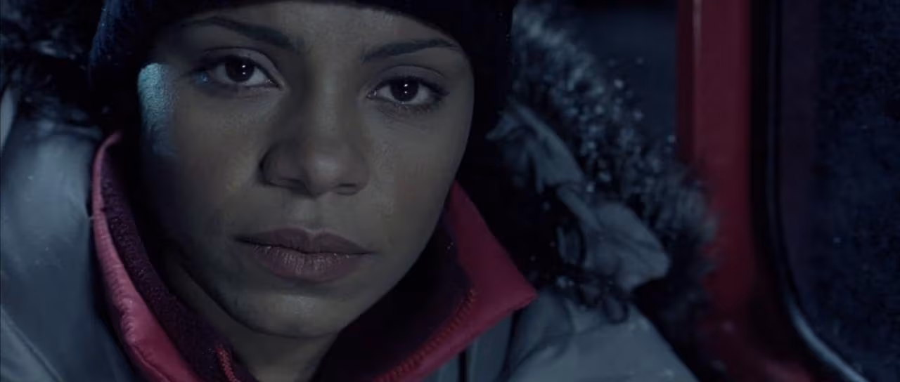 Sanaa Lathan wearing Suunto X6M in Alien vs. Predator