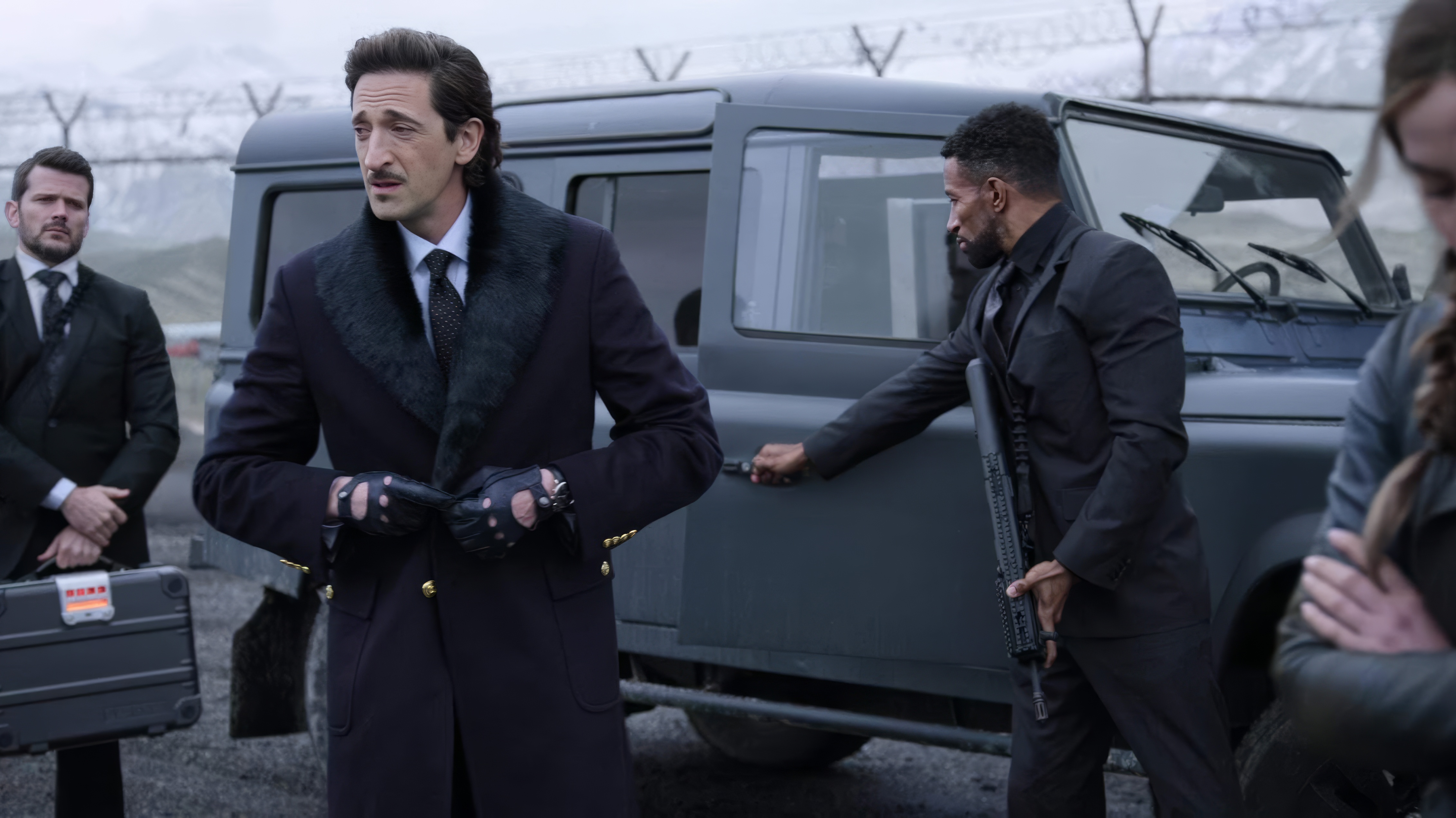 Adrien Brody wearing Unidentified watch in Ghosted