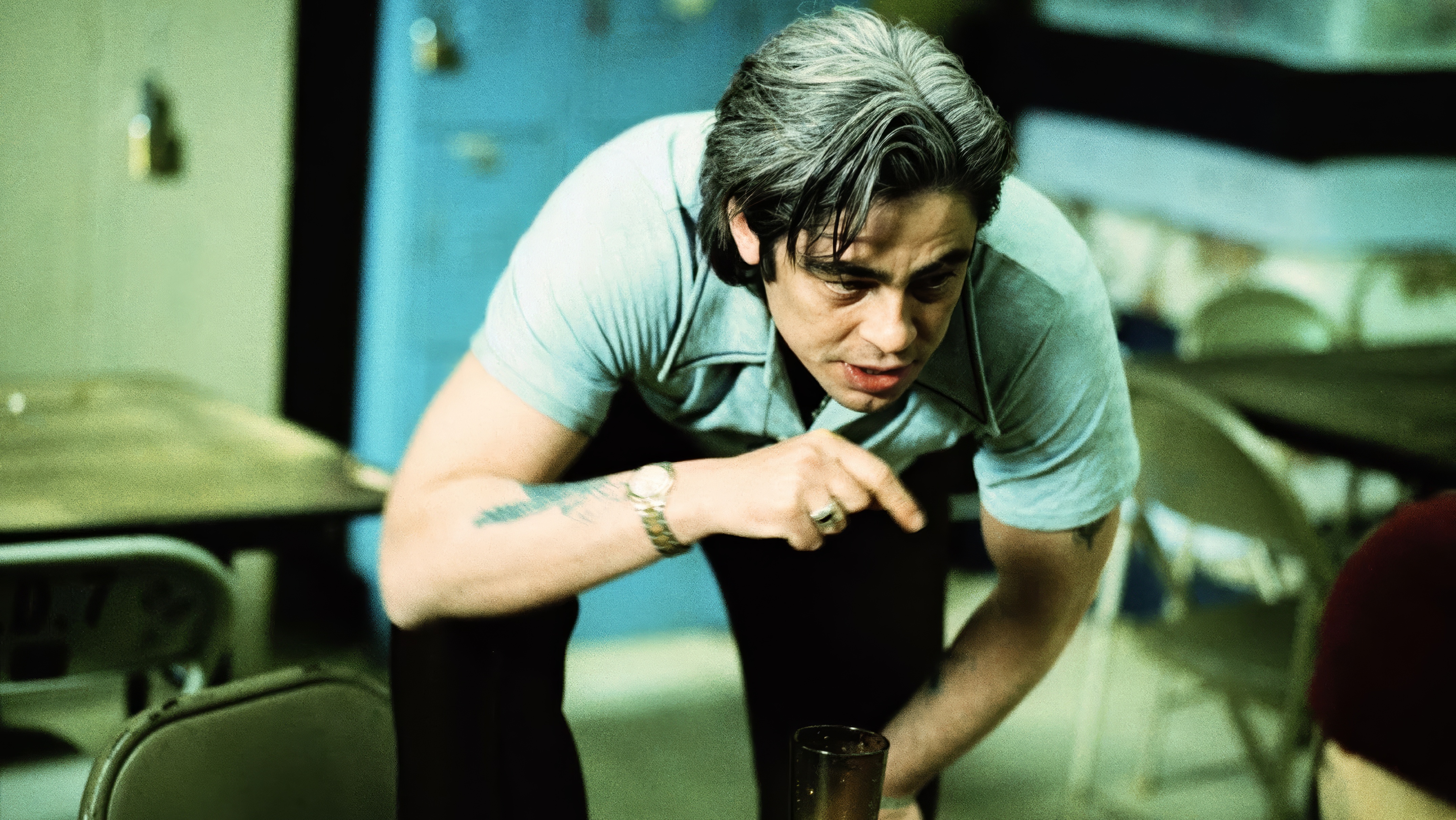 Benicio del Toro wearing Unidentified watch in 21 Grams