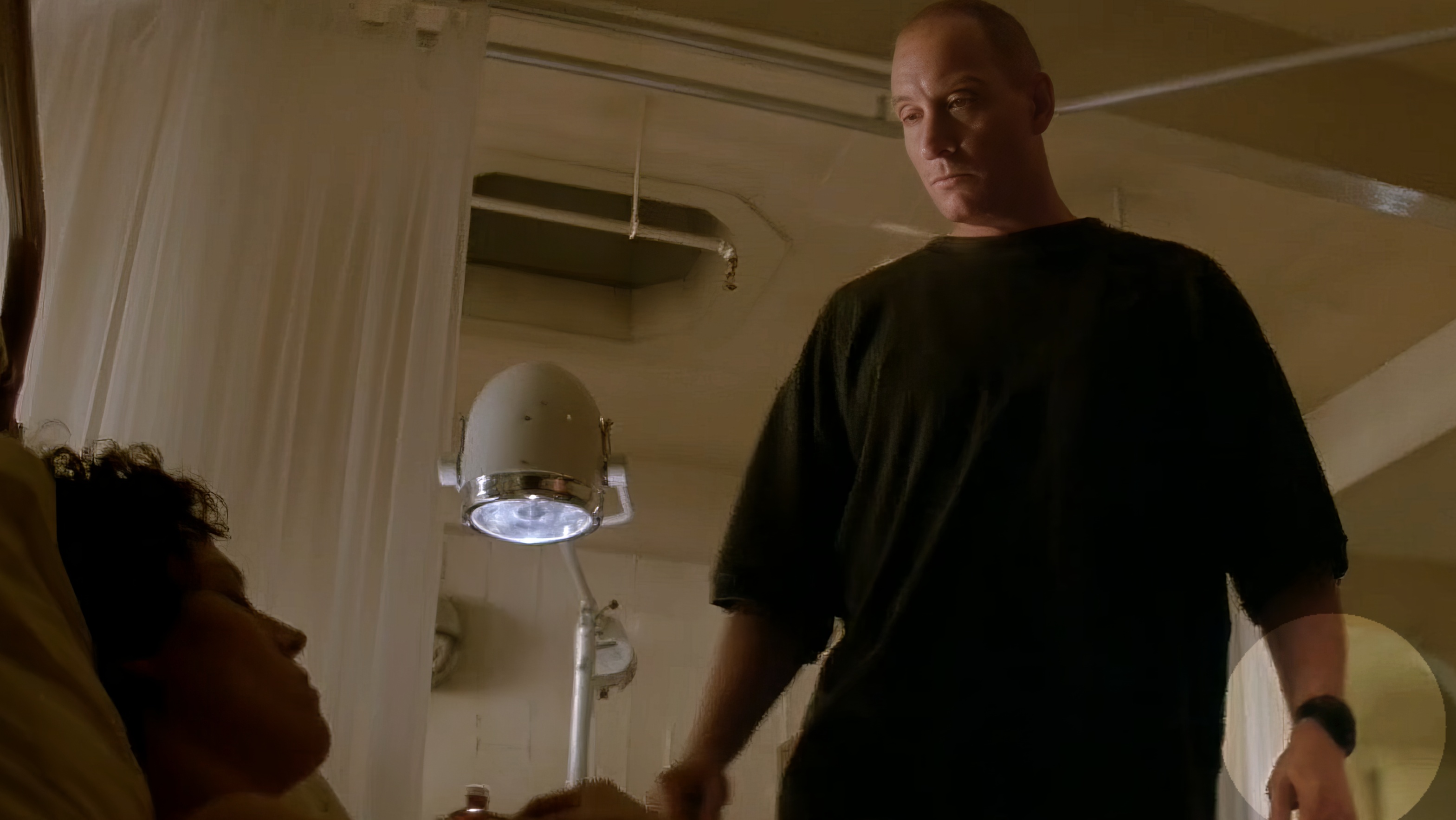 Charles Dance wearing Unidentified Watch in Alien³