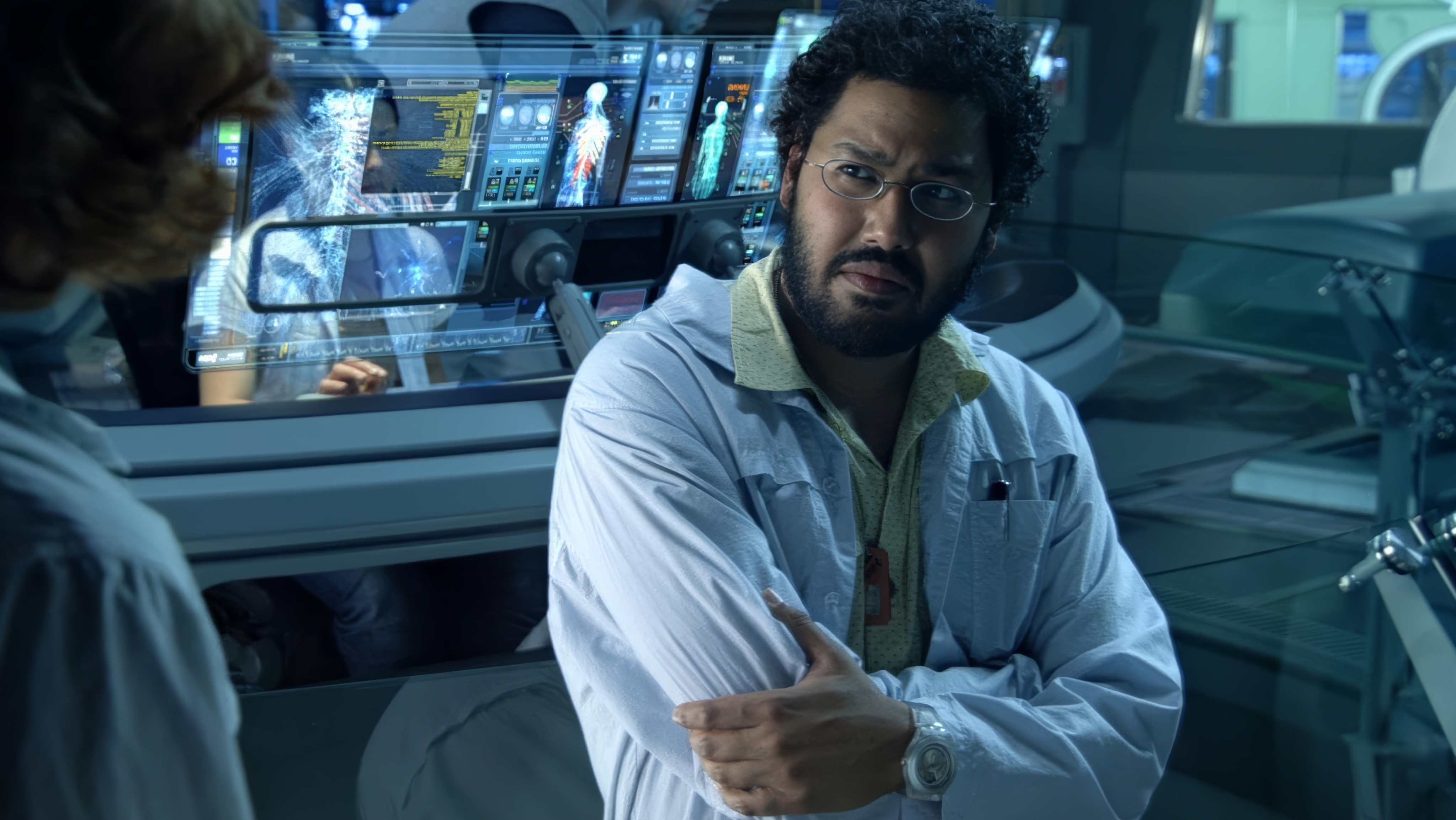 Dileep Rao wearing Unidentified Watch in Avatar