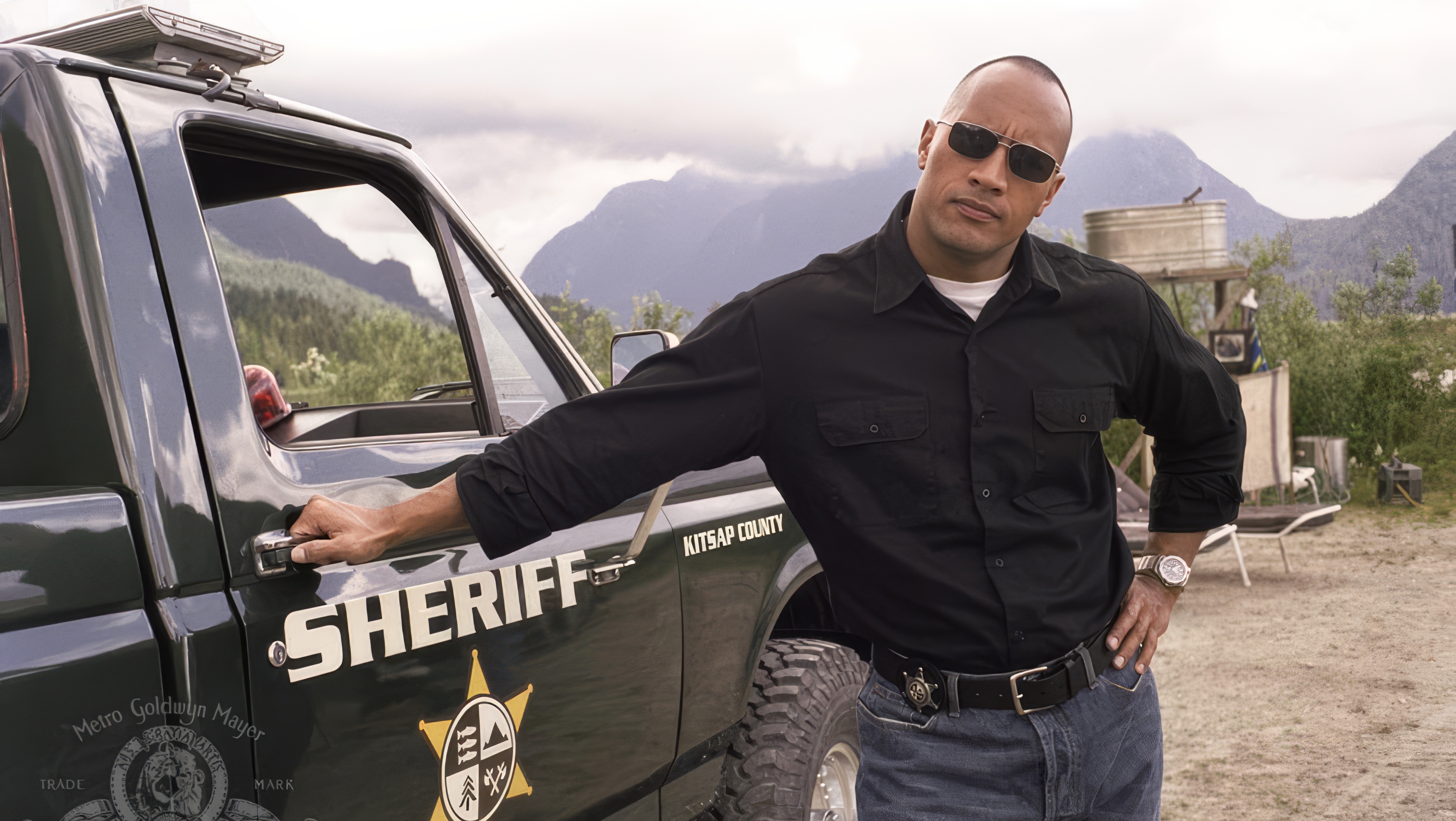 Dwayne Johnson wearing Unidentified watch in Walking Tall